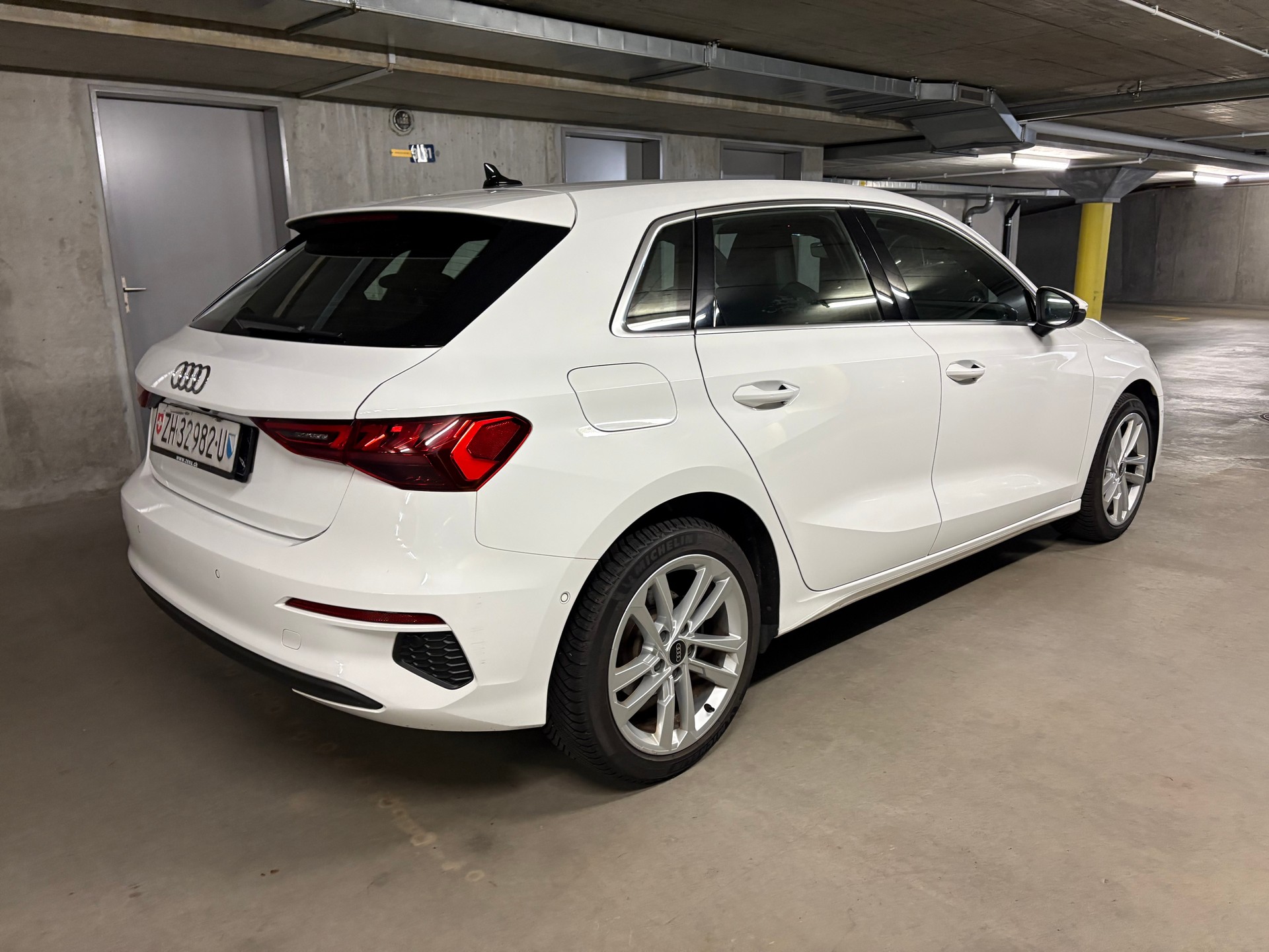 AUDI A3 Sportback 35 TFSI Attraction S-tronic-image-5