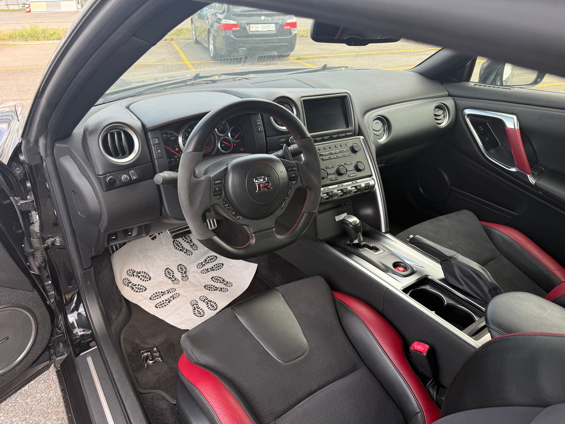 NISSAN GT-R 3.8 V6 Biturbo Black Edition-image-4