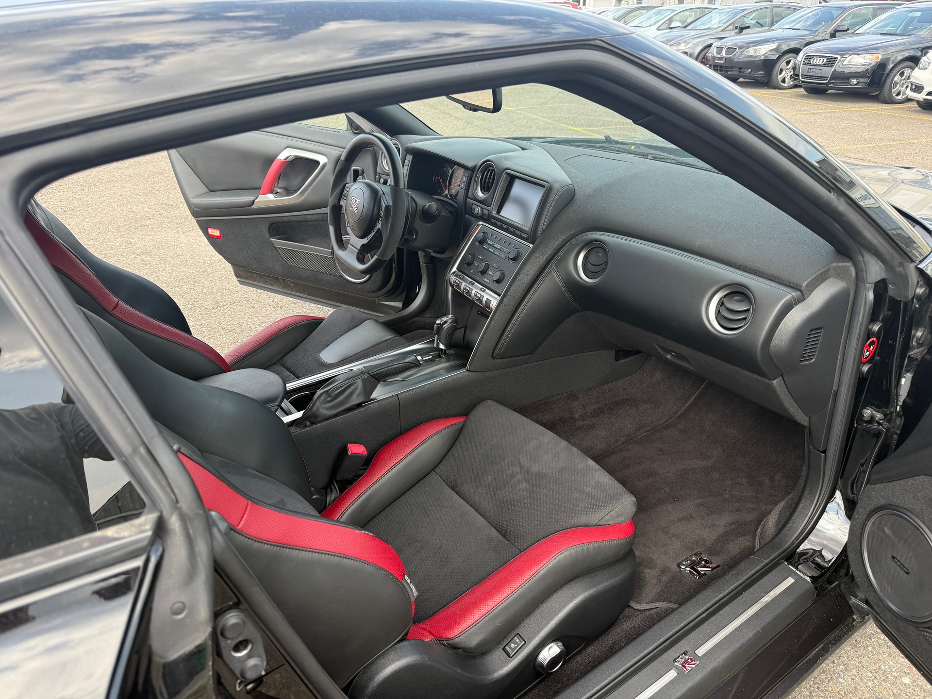 NISSAN GT-R 3.8 V6 Biturbo Black Edition-image-5