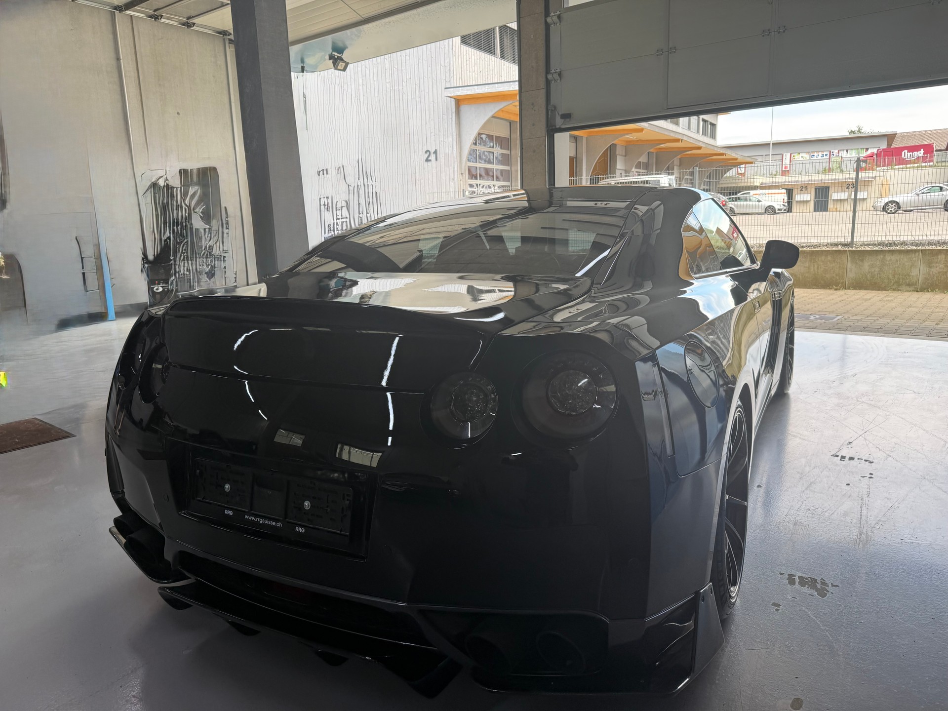 NISSAN GT-R 3.8 V6 Biturbo Black Edition-image-2