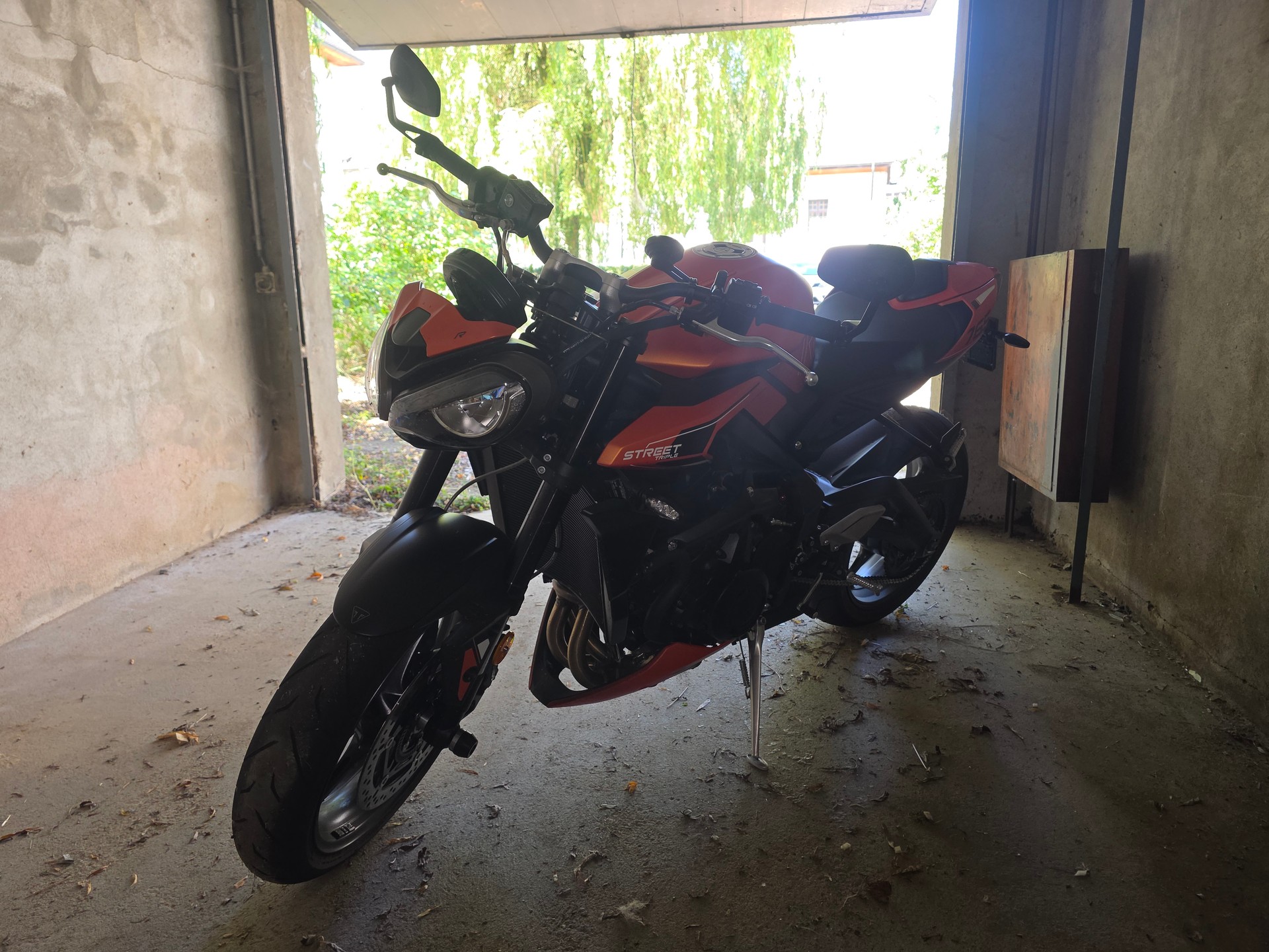 TRIUMPH Street Triple-image-1