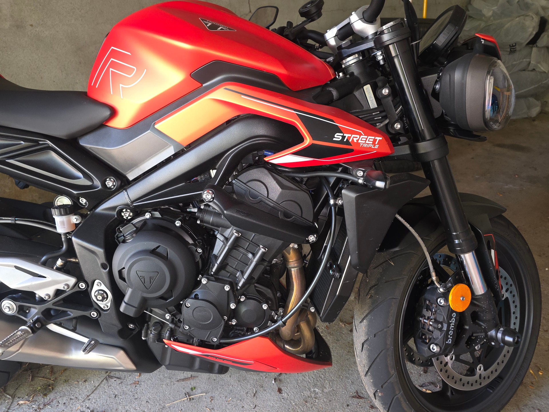 TRIUMPH Street Triple-image-2