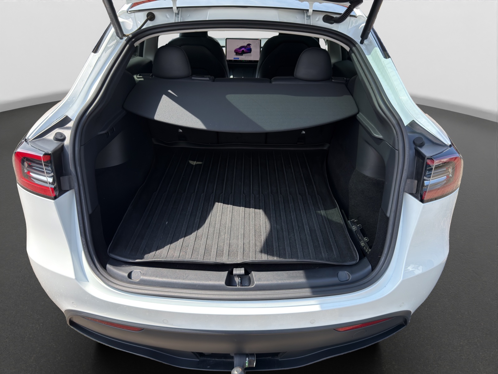 TESLA Model Y Long Range-image-14