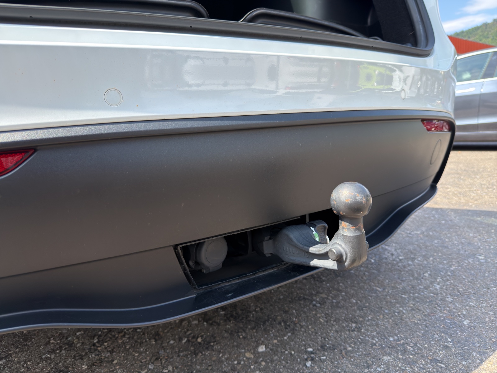 TESLA Model Y Long Range-image-18