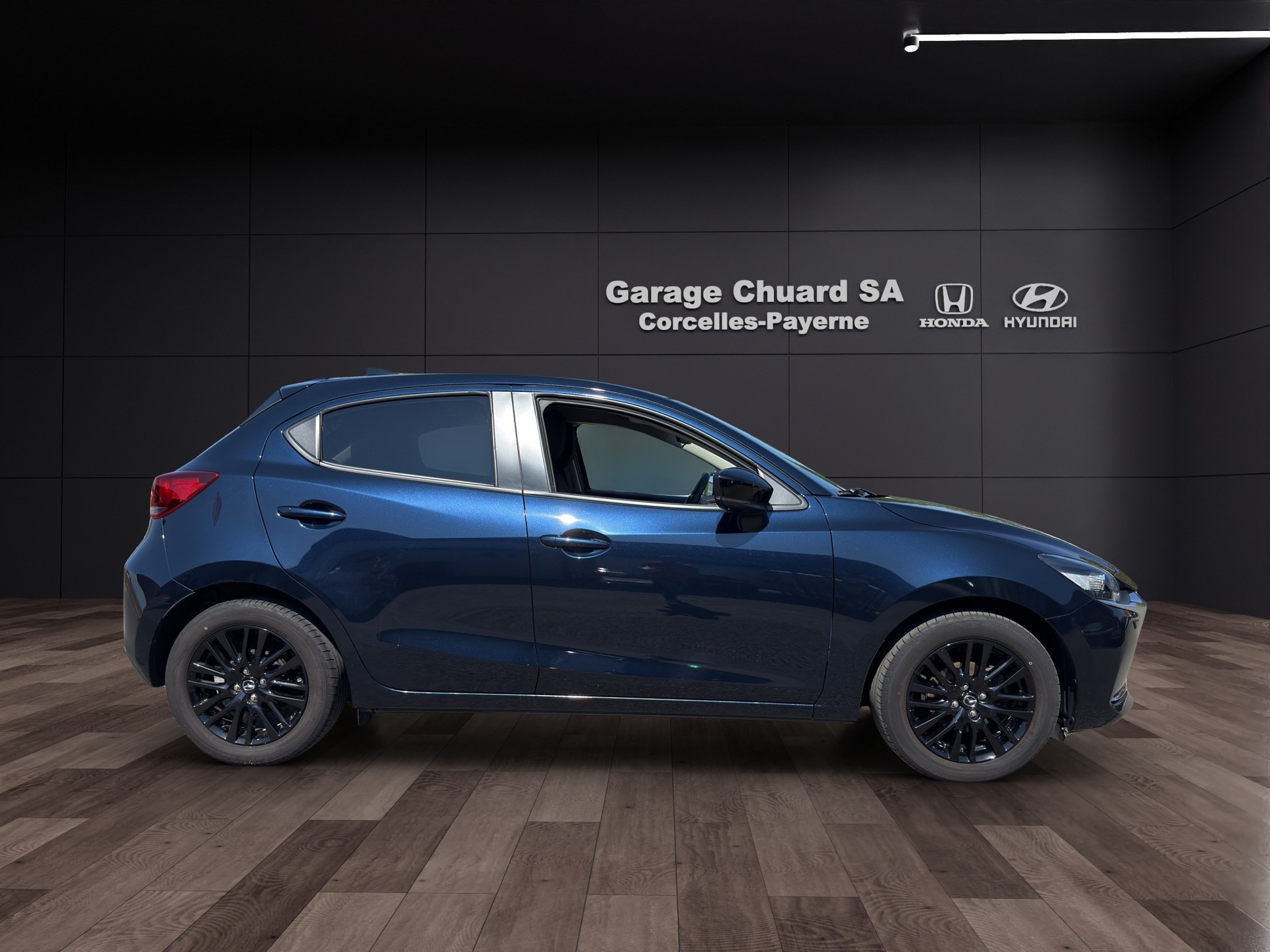 MAZDA 2 SKYACTIV-G 90 Homura Automat-showroom-element-3