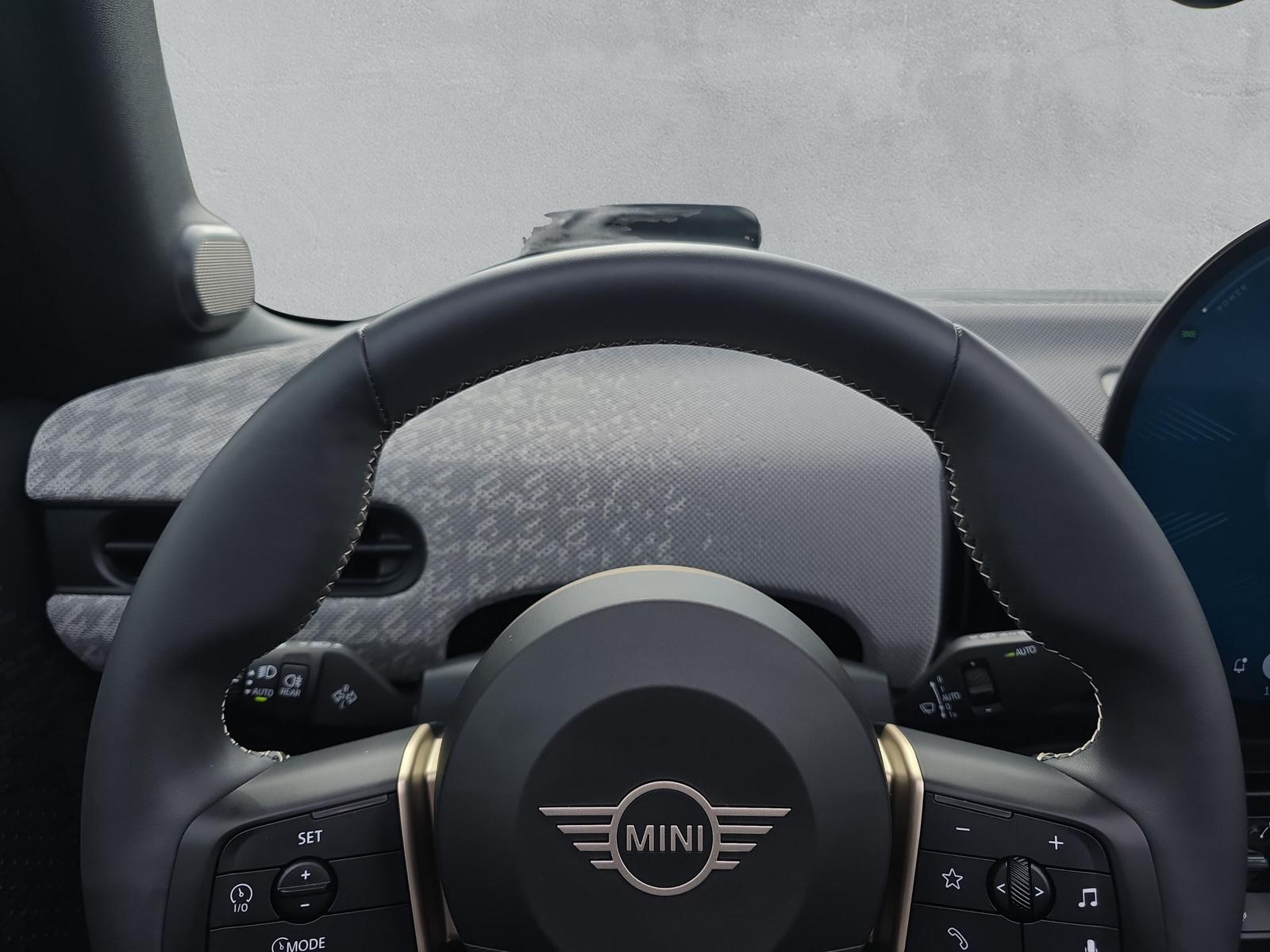 MINI Cooper S Cabrio F67 2.0i (CH)-image-22