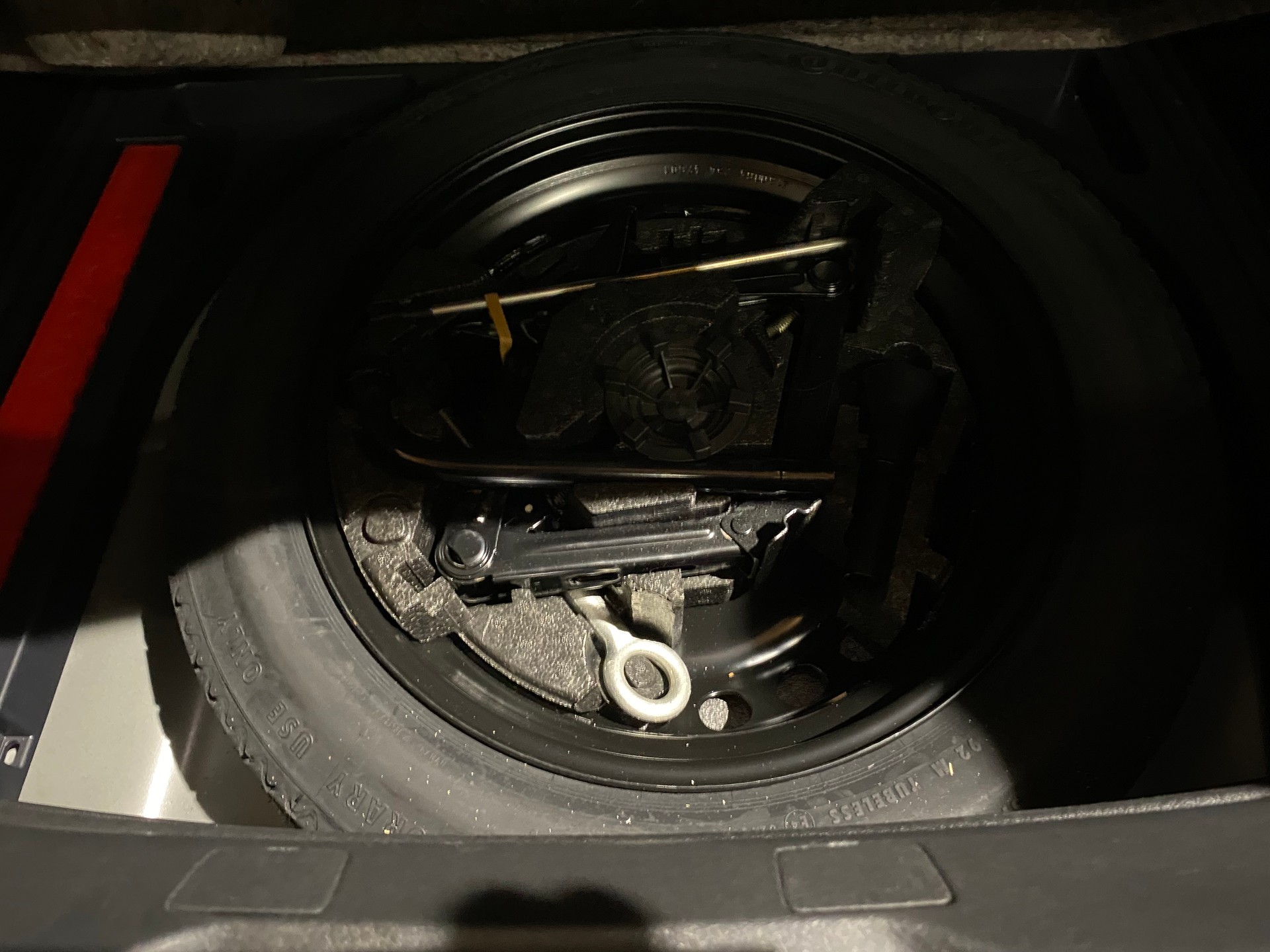 VOLVO V40 T3 R-Design-image-22