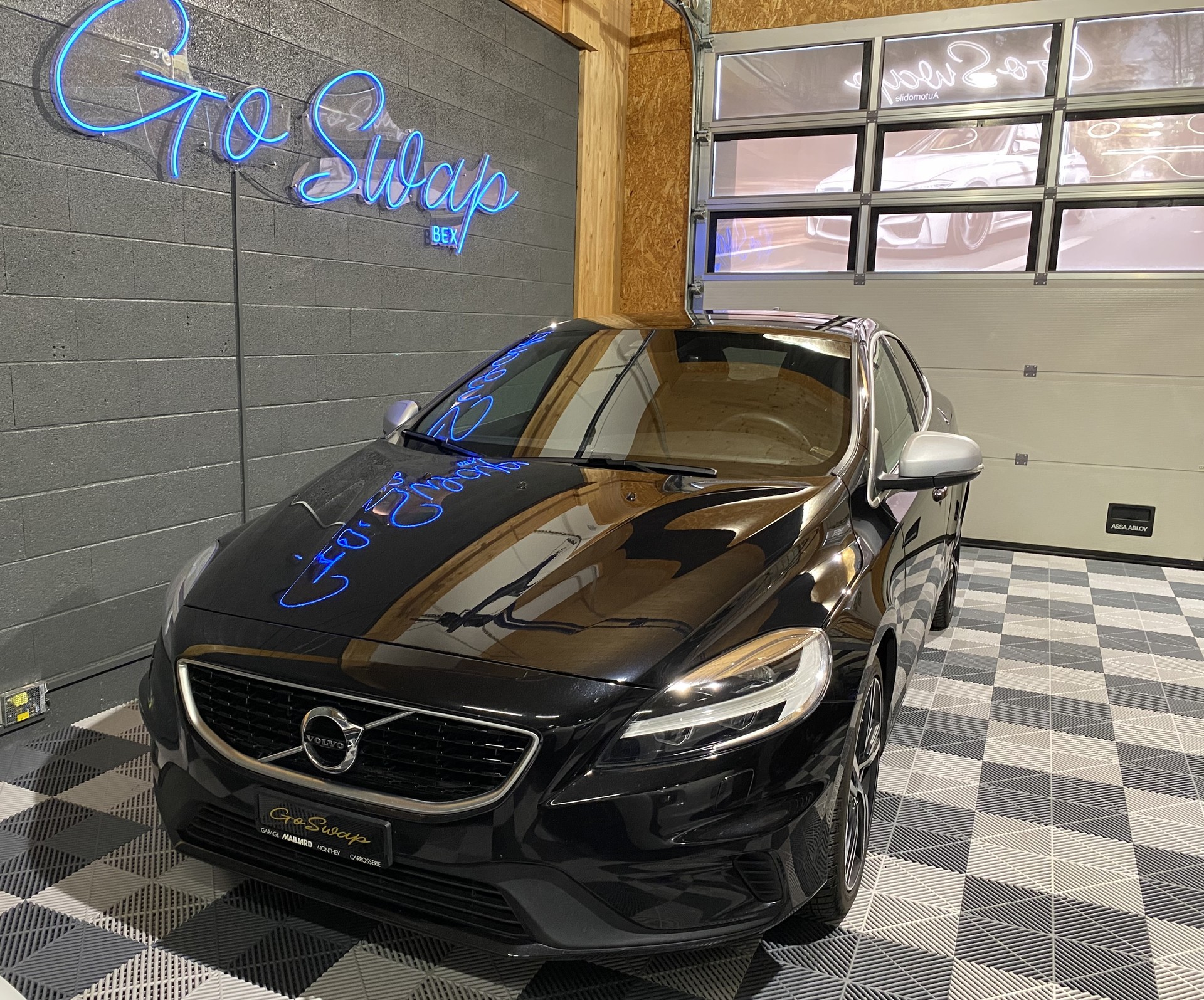 VOLVO V40 T3 R-Design-image-7