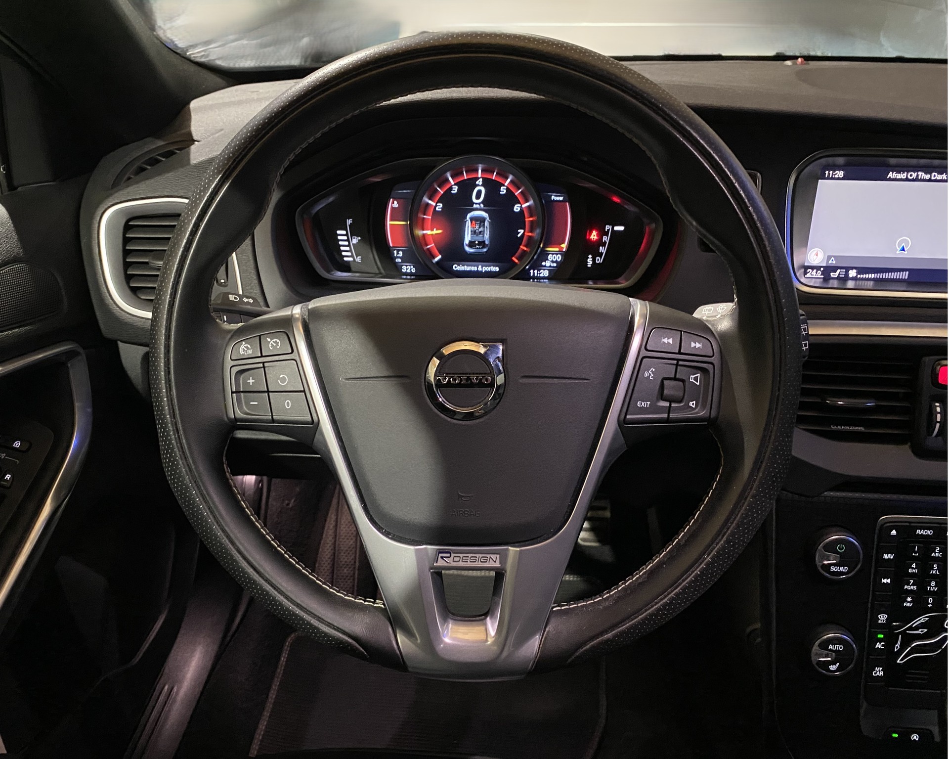 VOLVO V40 T3 R-Design-image-15