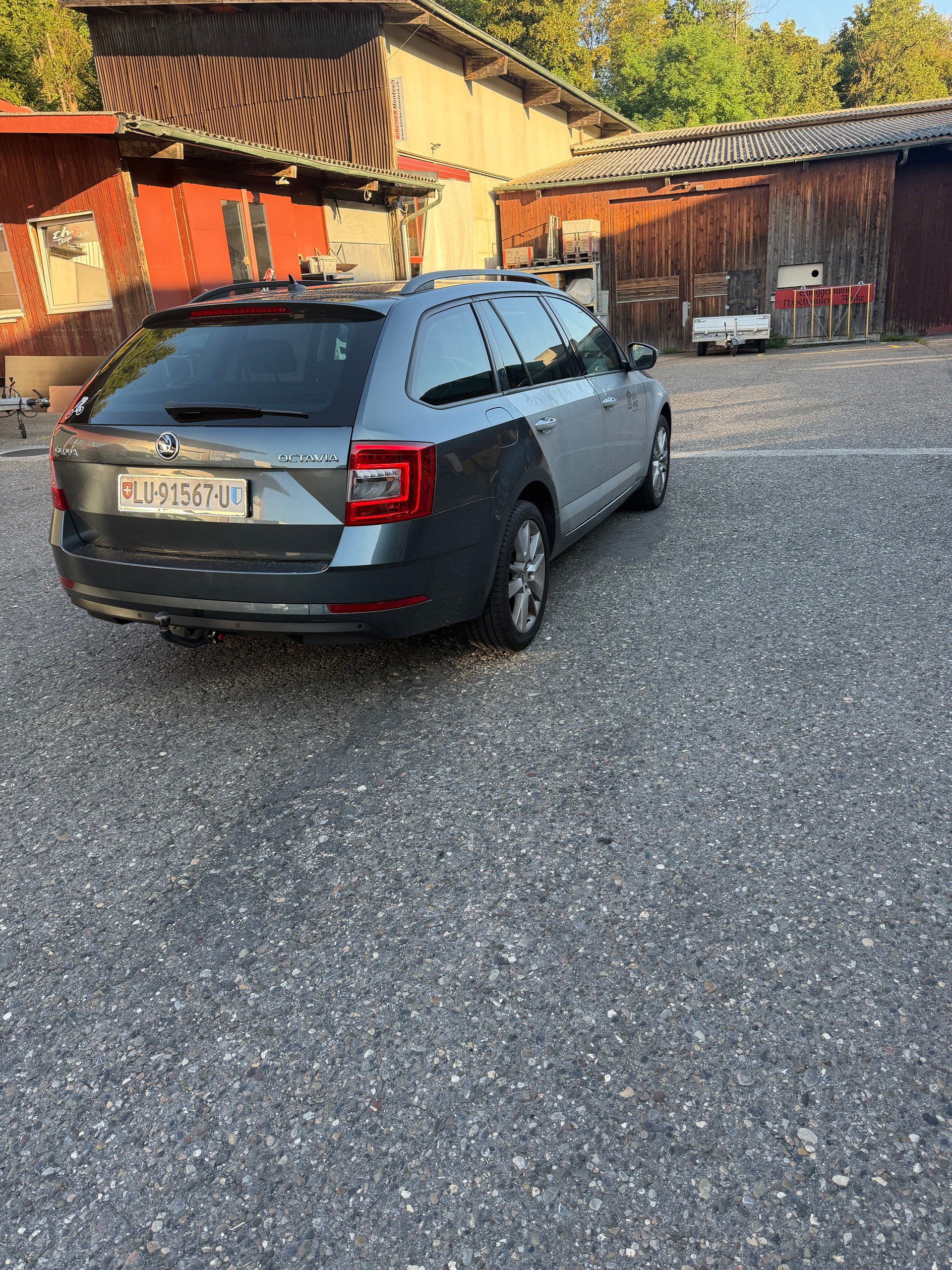 SKODA Octavia Combi 1.4 TSI Value DSG-image-2