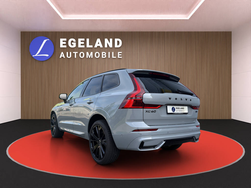 VOLVO XC60 2.0 B5 MH Black Edition Plus AWD-image-4