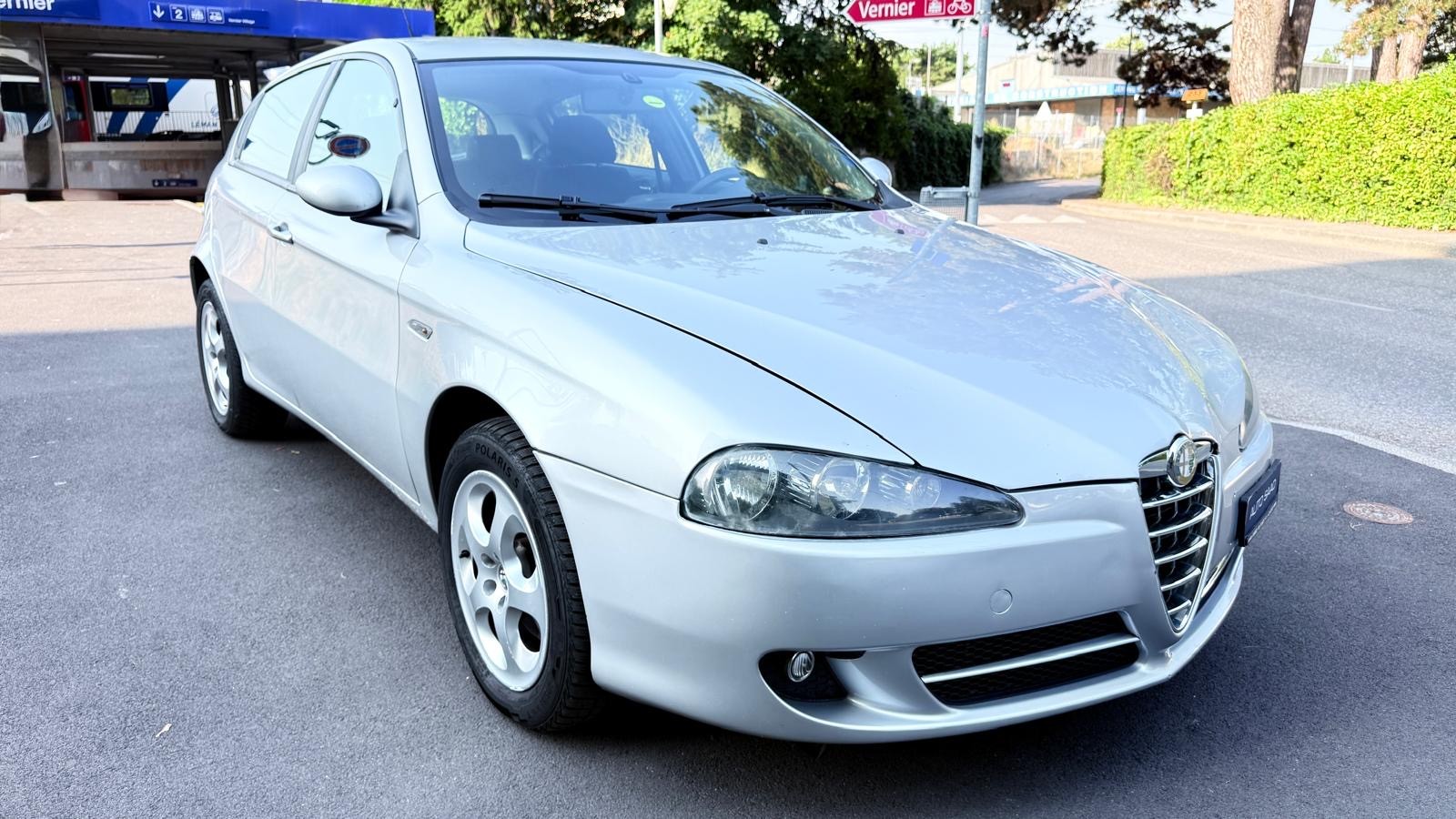 ALFA ROMEO 147 1.9 16V JTD Progression-image-1