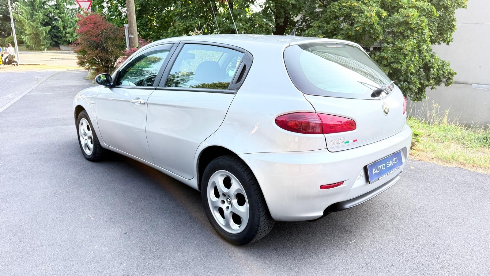 ALFA ROMEO 147 1.9 16V JTD Progression-image-4