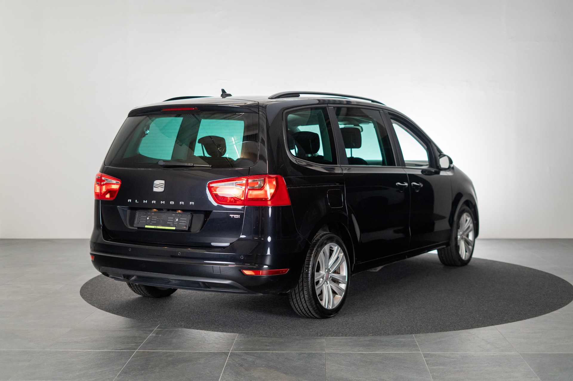 SEAT Alhambra 2.0 TDI 177 Sty. DSG / 7Plätzer Panorama / Rückfahrkamera /-showroom-element-3