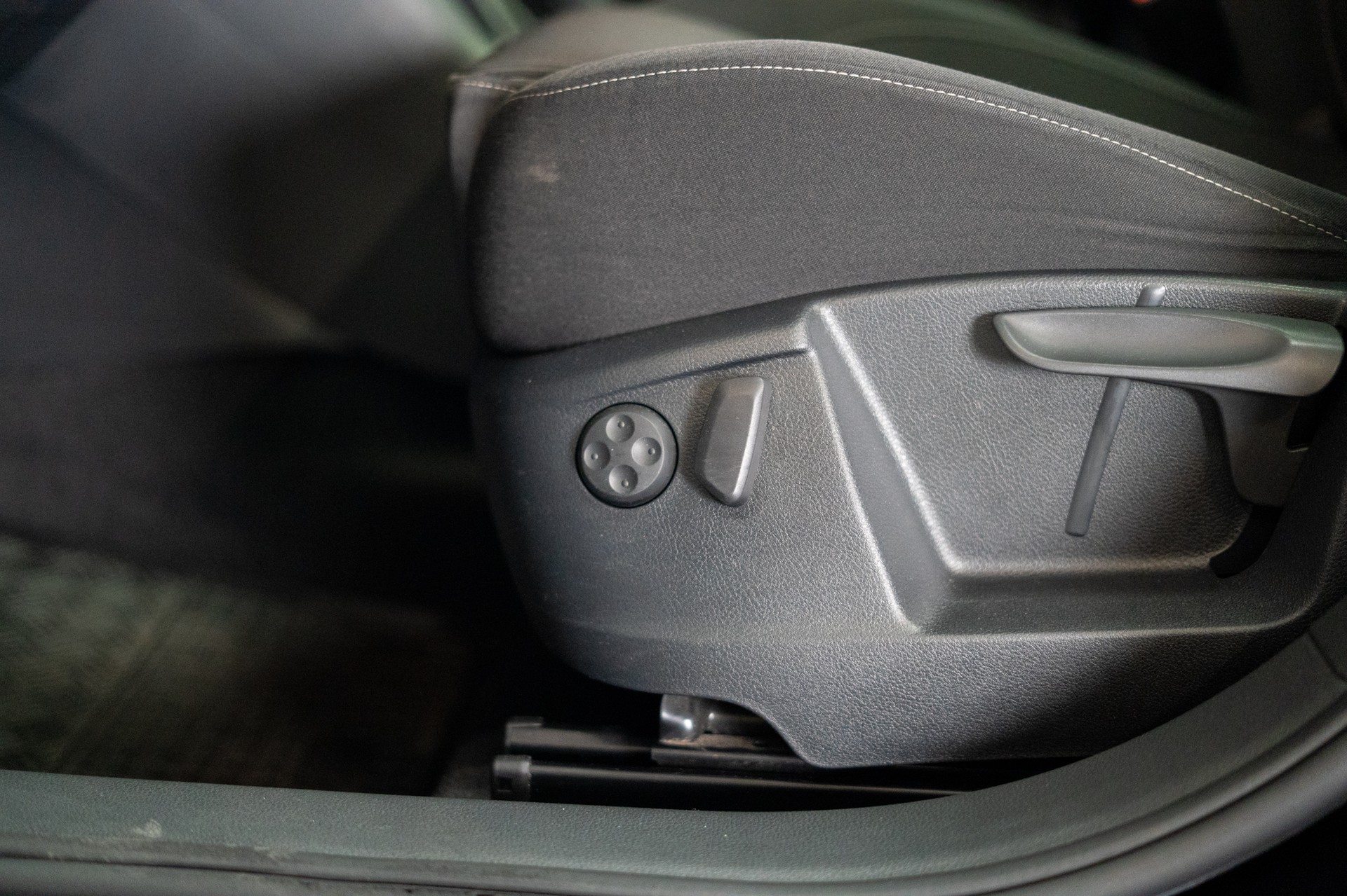 SEAT Alhambra 2.0 TDI 177 Sty. DSG / 7Plätzer Panorama / Rückfahrkamera /-image-9