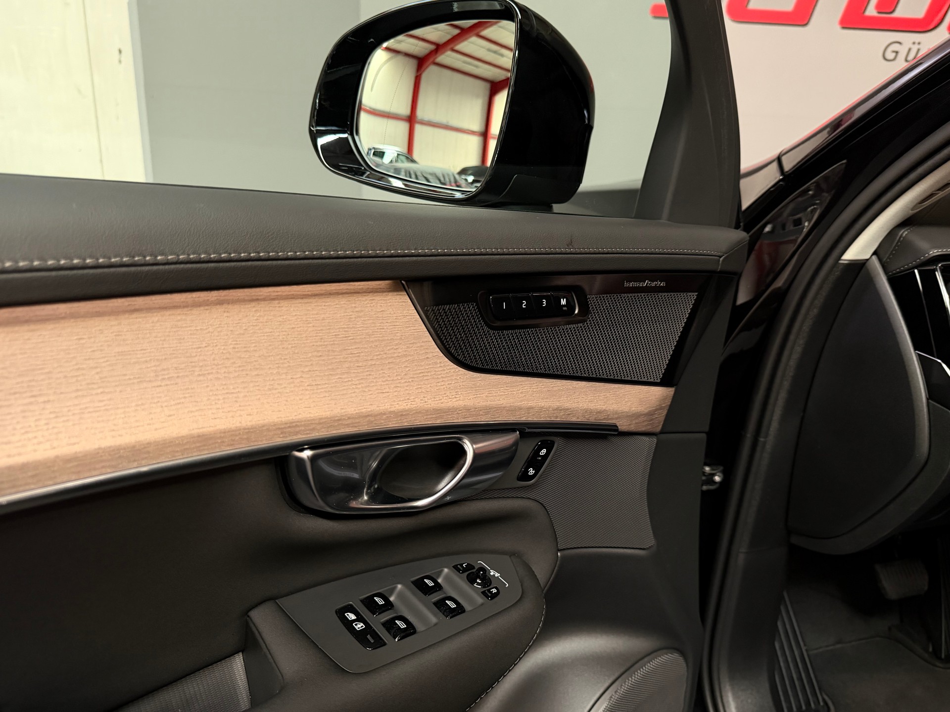 VOLVO XC90 T8 AWD PluginHybrid Plus Dark Geartronic-image-20