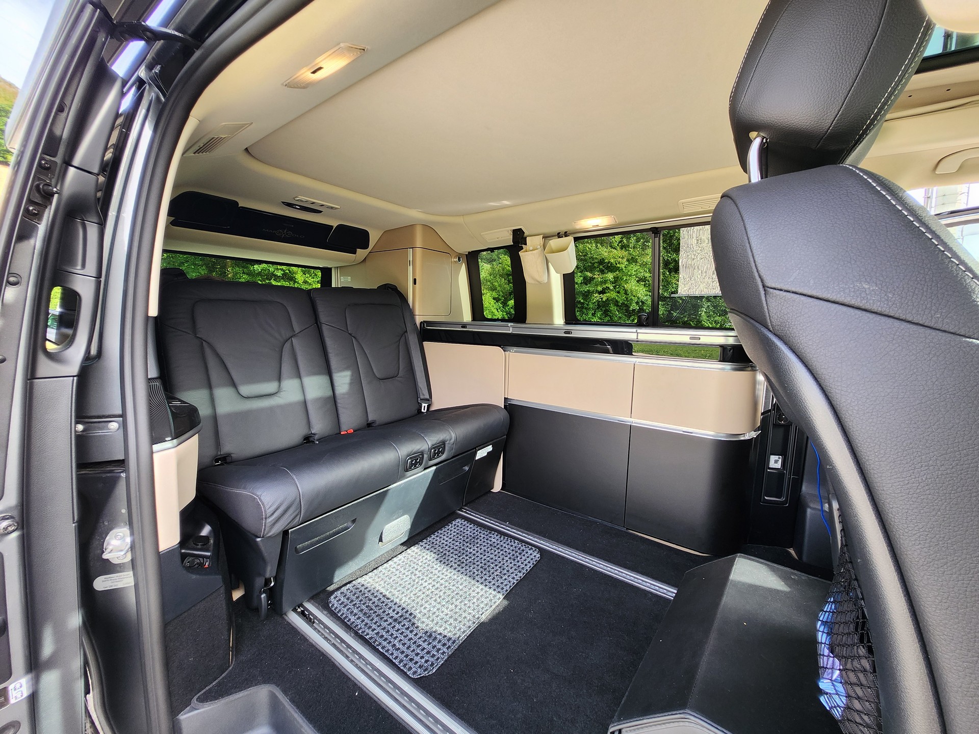 MERCEDES-BENZ 300 d 4matic-image-13