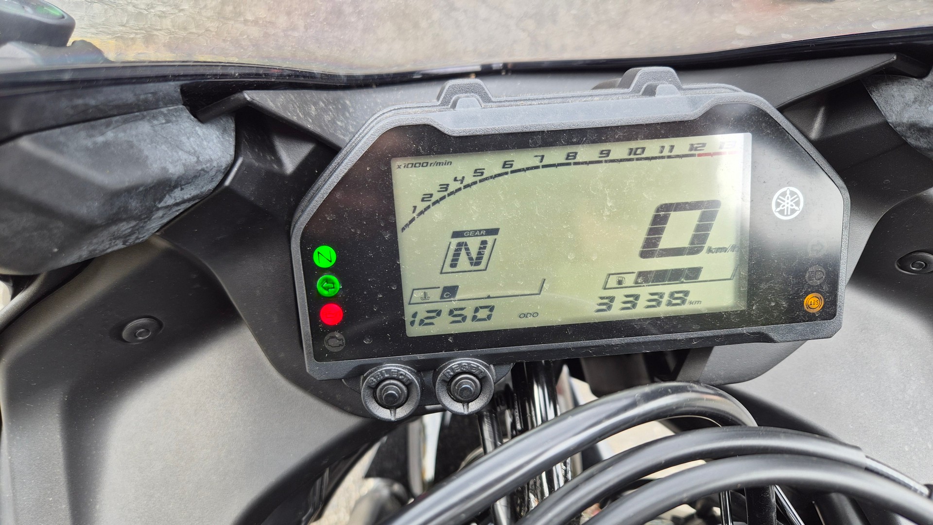 YAMAHA YZF-R3-image-11