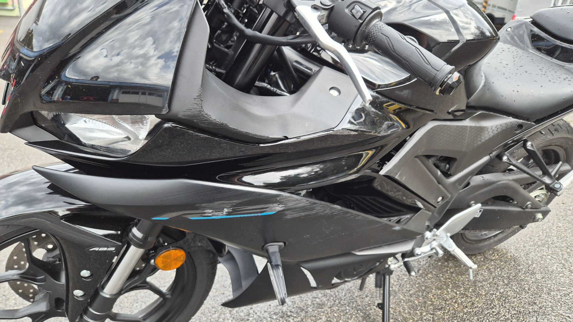 YAMAHA YZF-R3-image-10