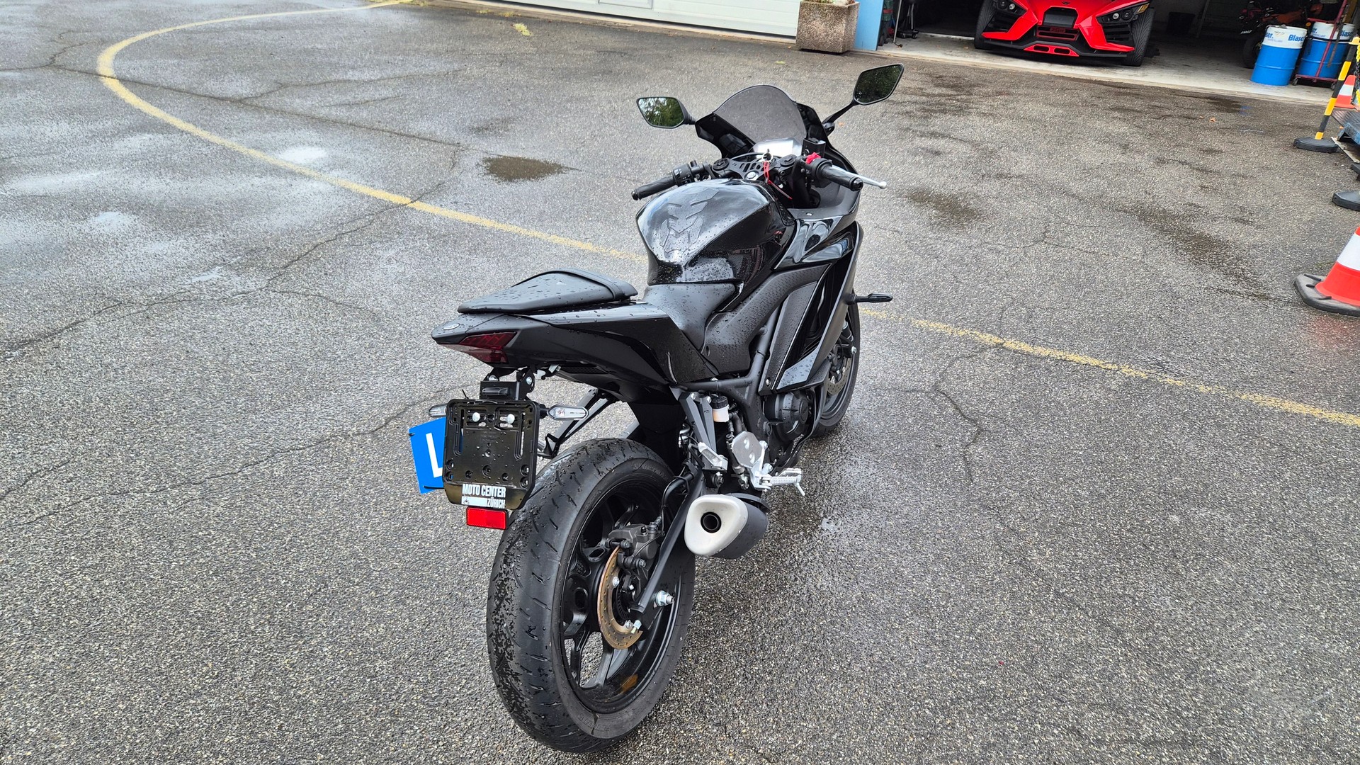 YAMAHA YZF-R3-image-3