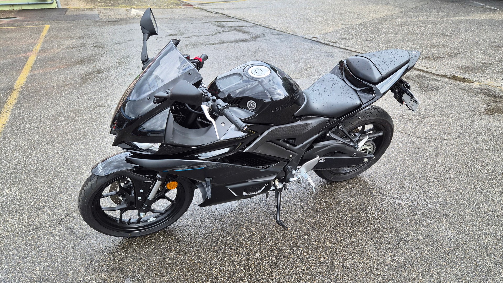YAMAHA YZF-R3-image-5