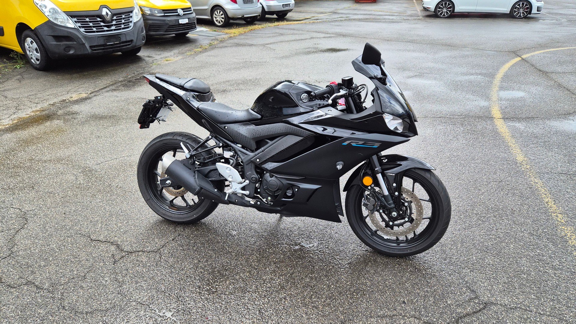 YAMAHA YZF-R3-image-0