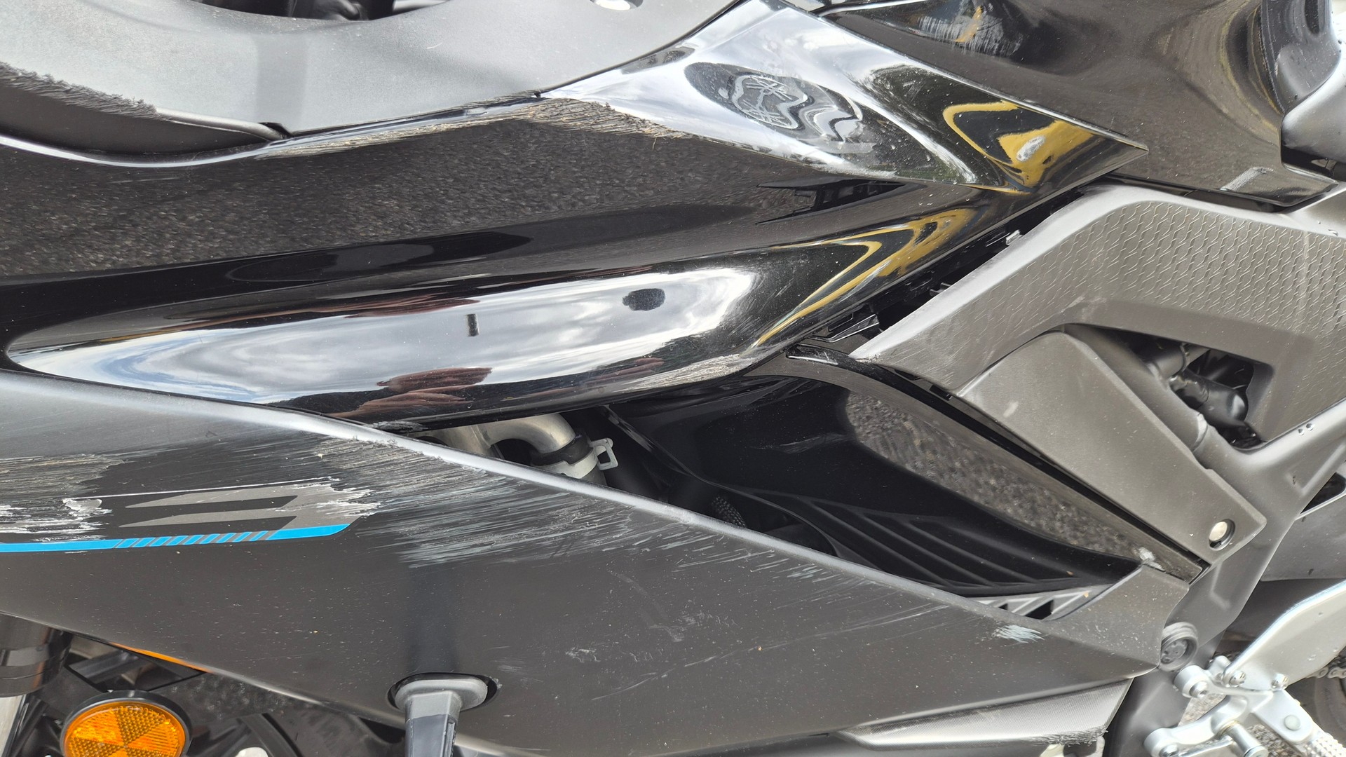 YAMAHA YZF-R3-image-7