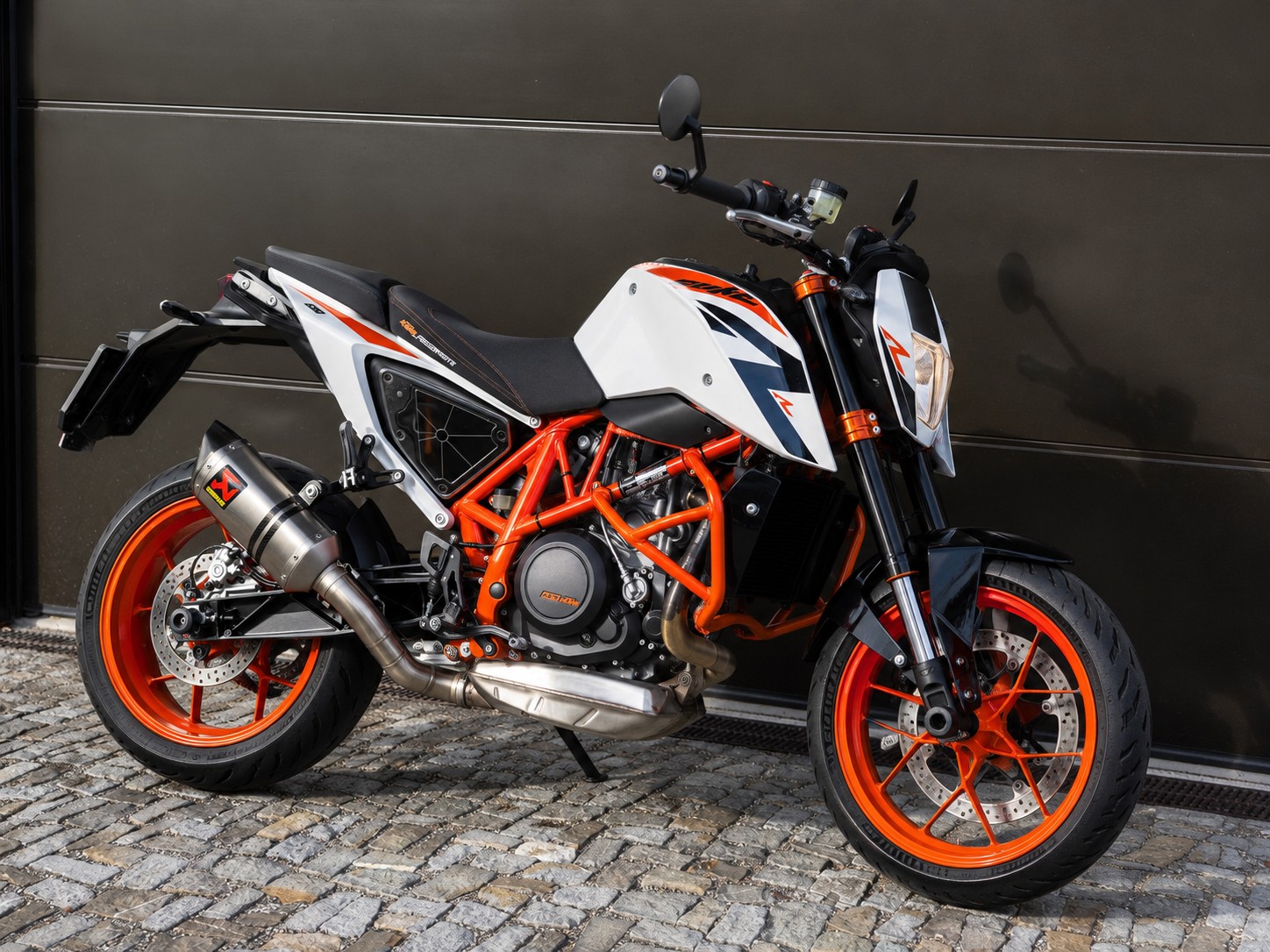 KTM 690 Duke R-image-1