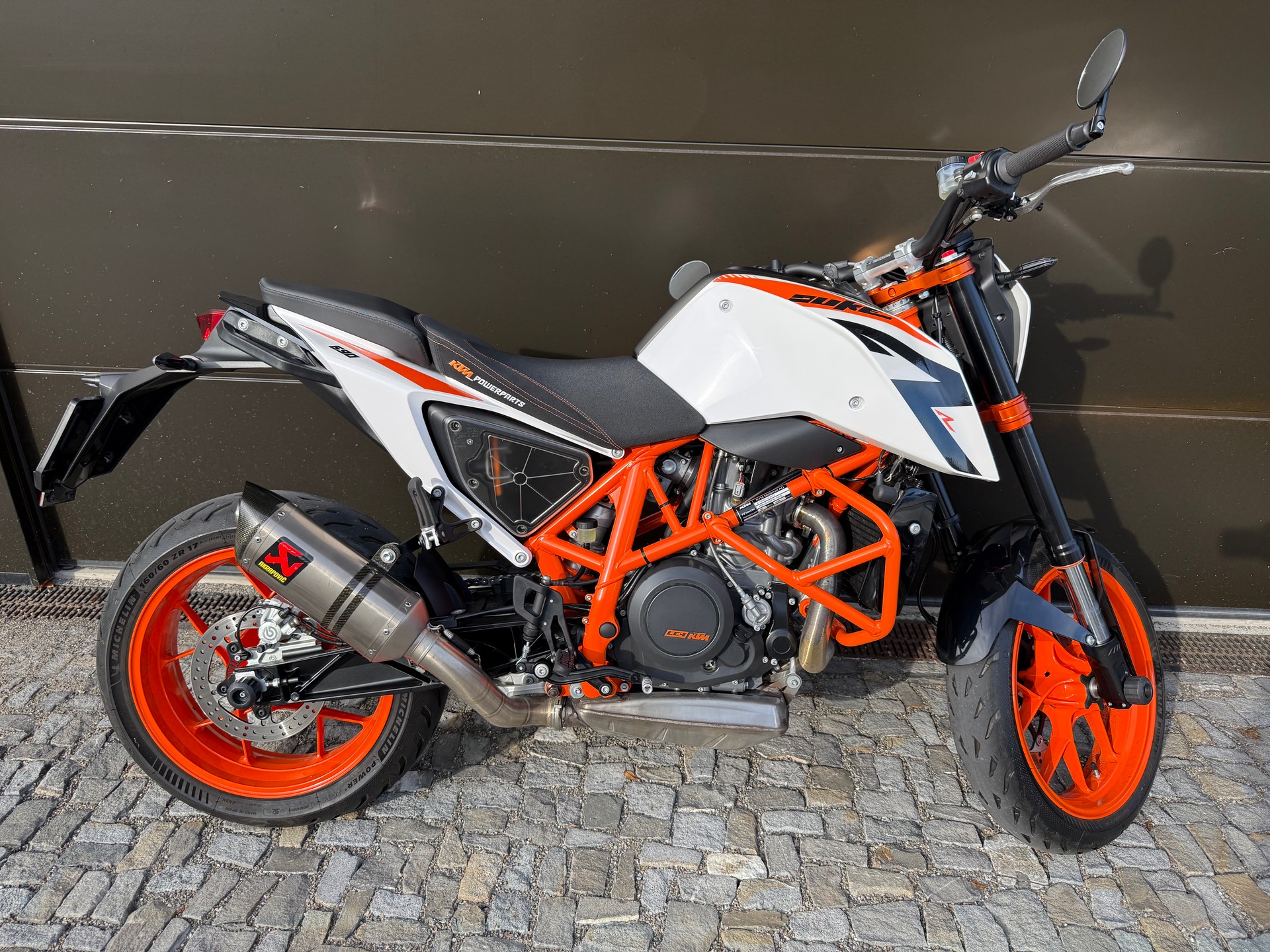 KTM 690 Duke R-image-2