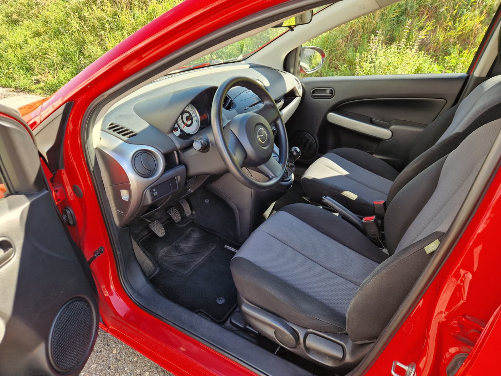 MAZDA 2 1.3i 16V Confort-image-6