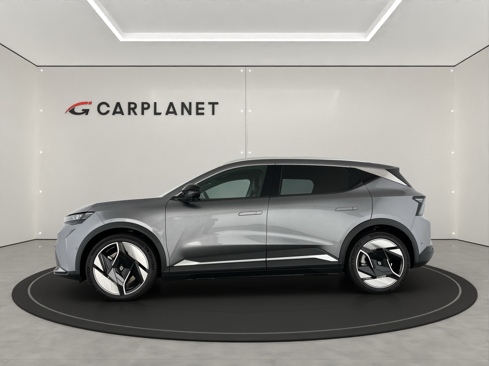 RENAULT Scénic E-Tech iconic-showroom-element-1