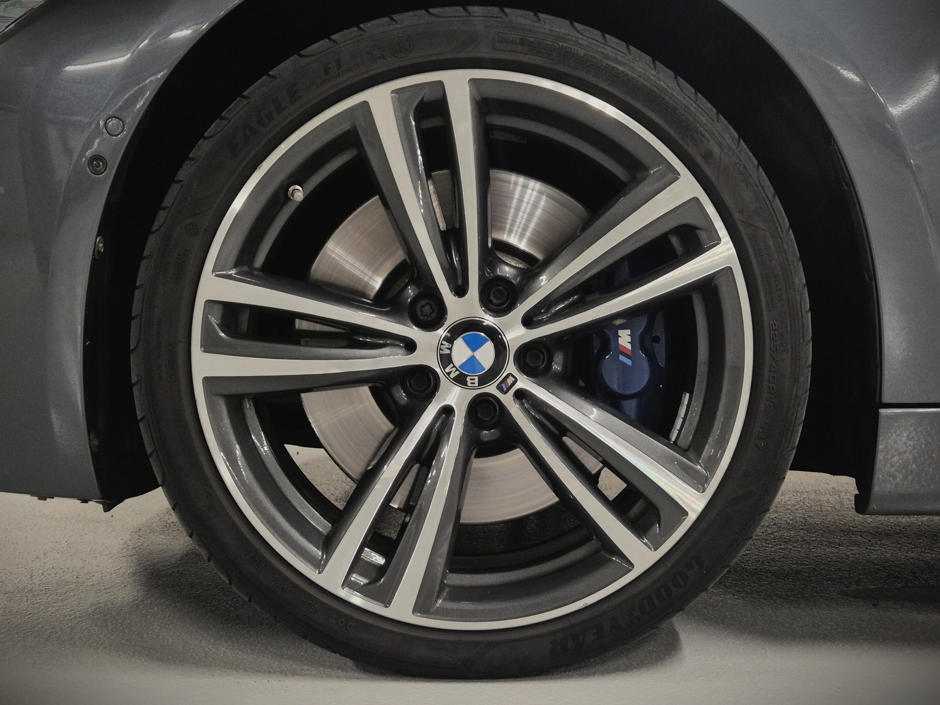 BMW 330i xDrive Touring M Sport Steptronic-image-8