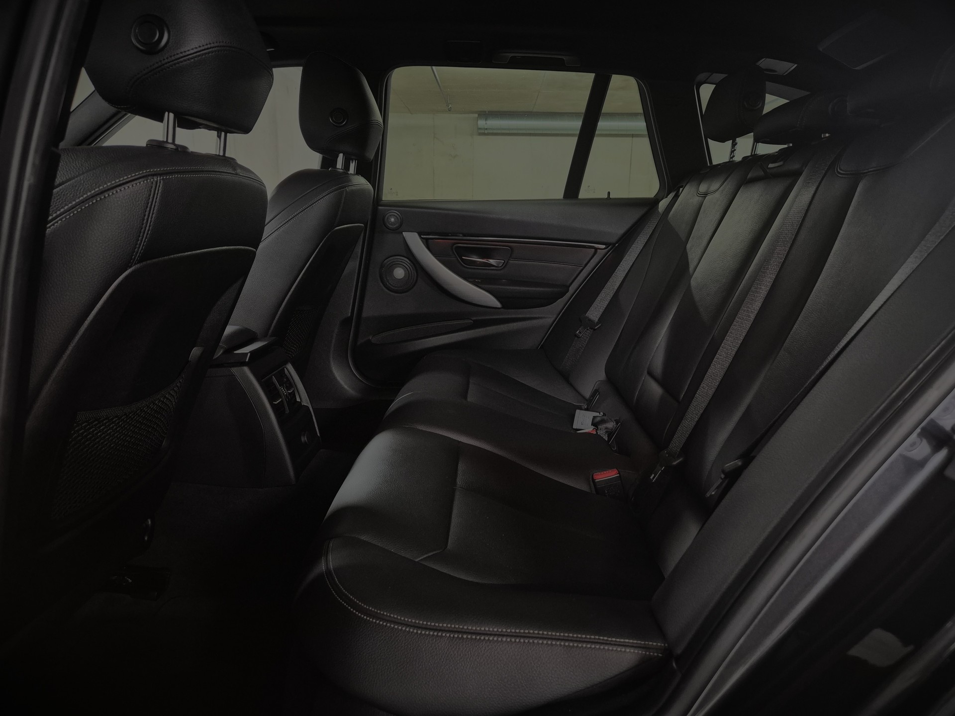 BMW 330i xDrive Touring M Sport Steptronic-image-14