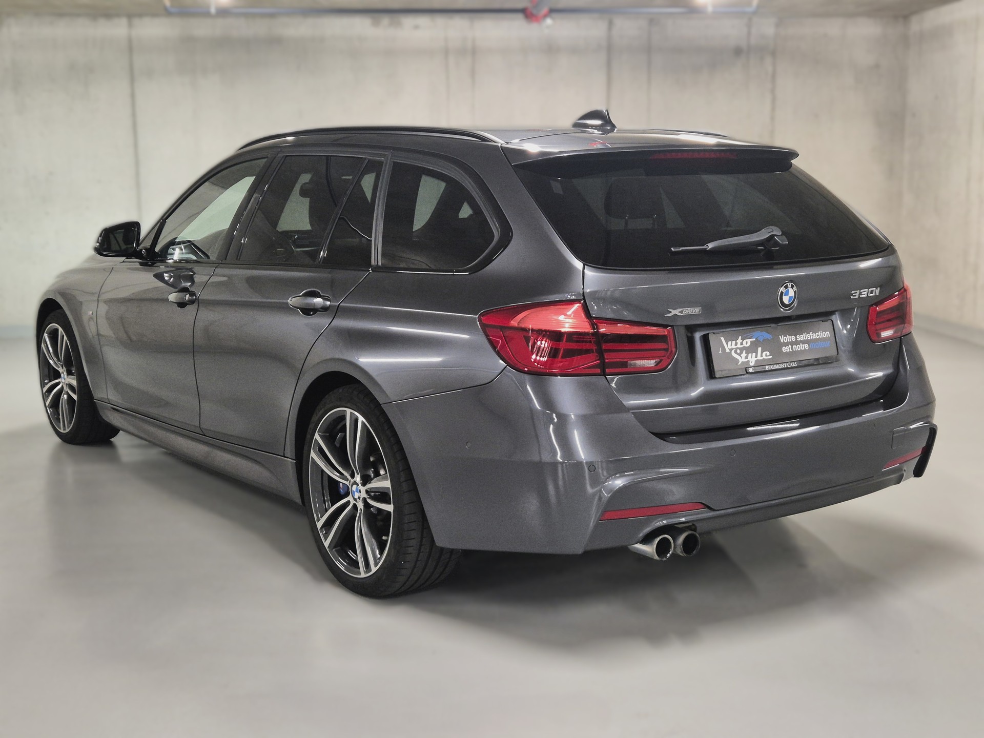 BMW 330i xDrive Touring M Sport Steptronic-image-7