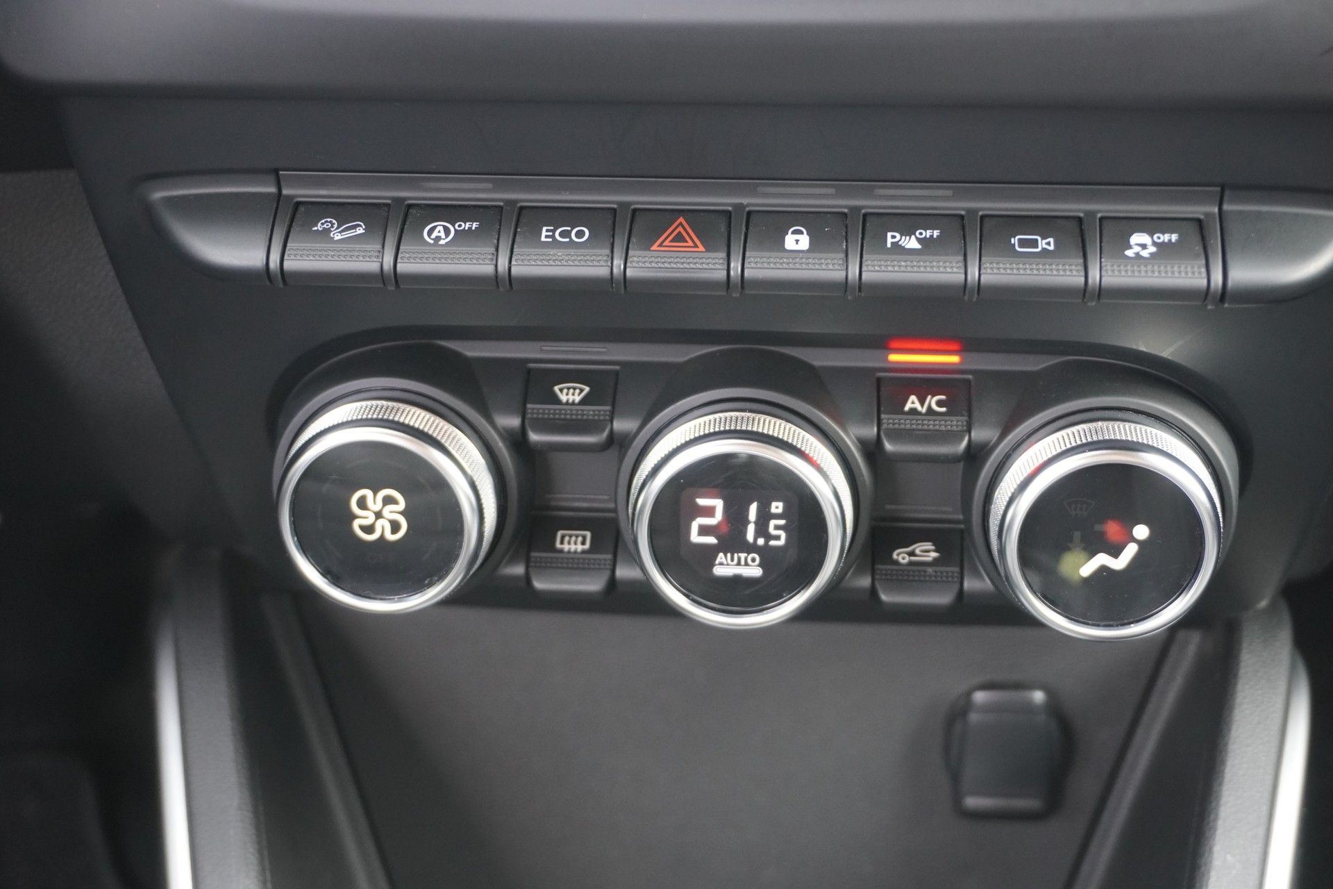 DACIA Duster SCe 115 Prestige 4x4-image-15