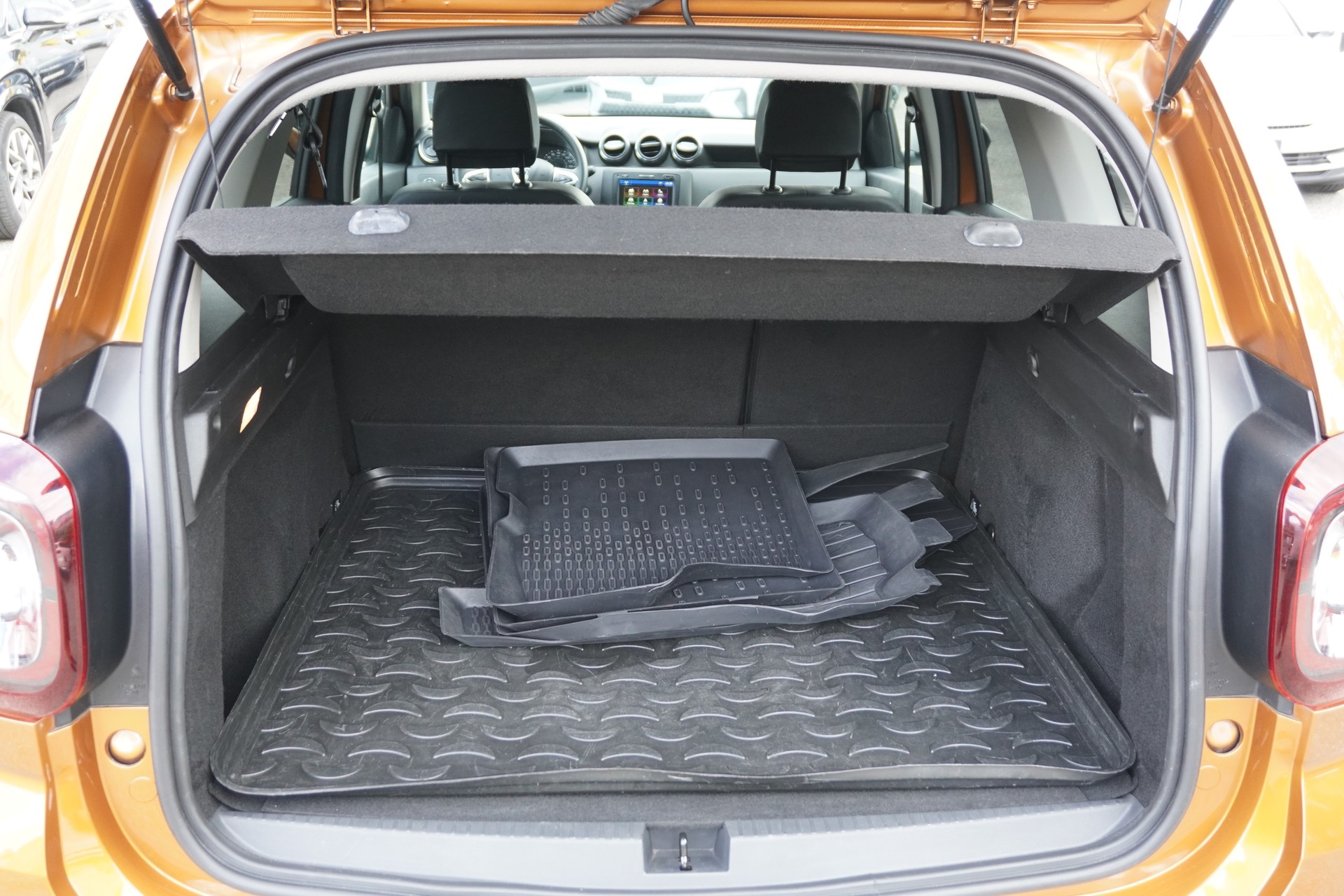 DACIA Duster SCe 115 Prestige 4x4-image-9