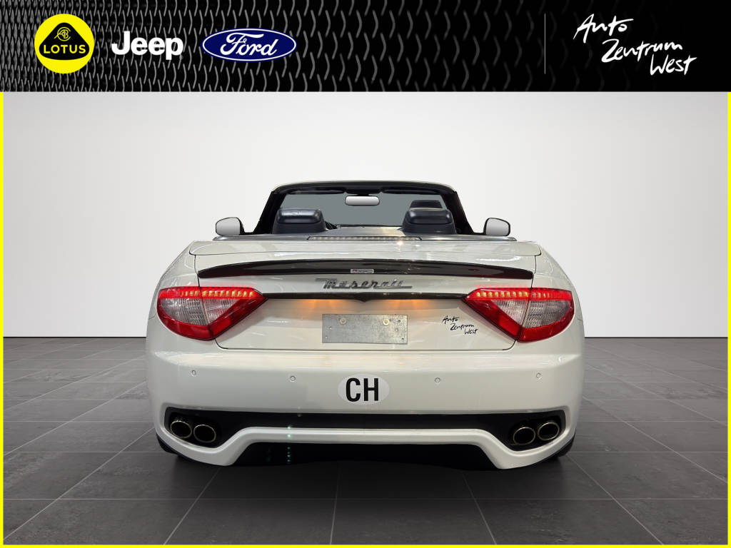 MASERATI Grancabrio 4.7 V8-showroom-element-3