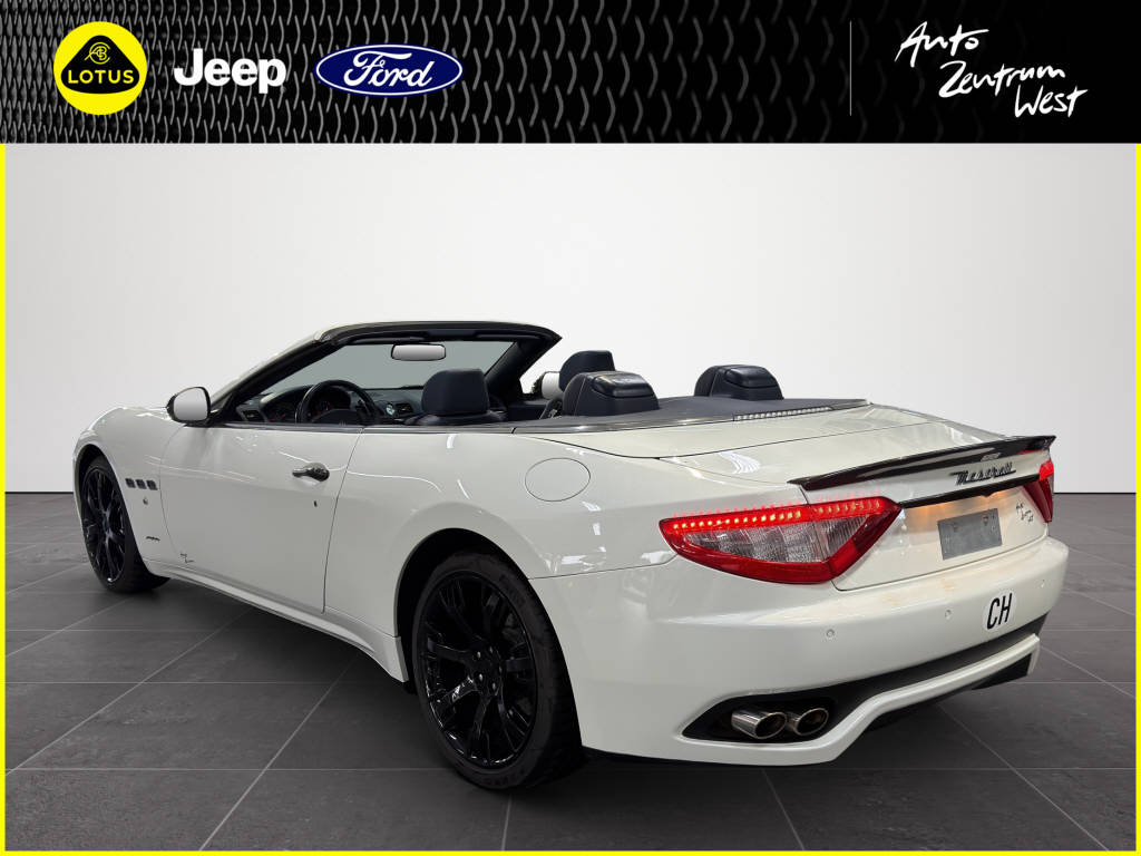 MASERATI Grancabrio 4.7 V8-showroom-element-2