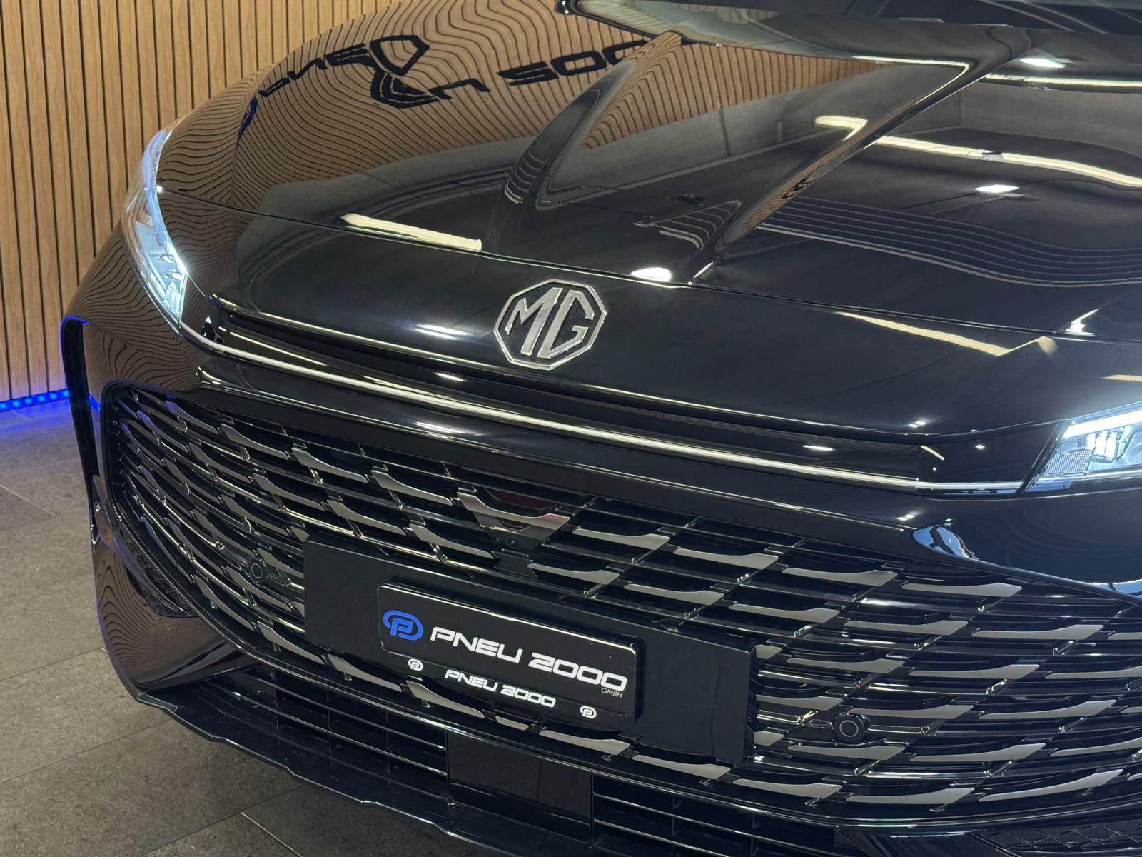MG HS 1.5 Vollhybrid Luxury-showroom-element-3