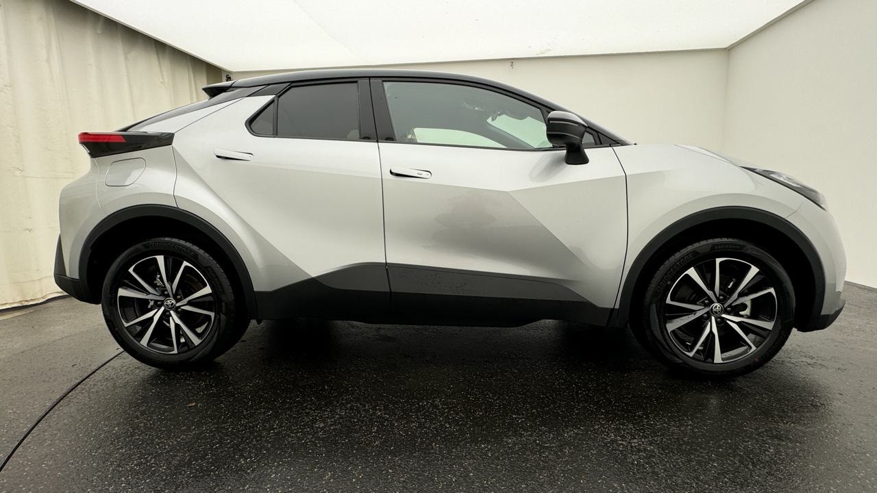 TOYOTA C-HR 2.0 PHEV CVT Style-showroom-element-1