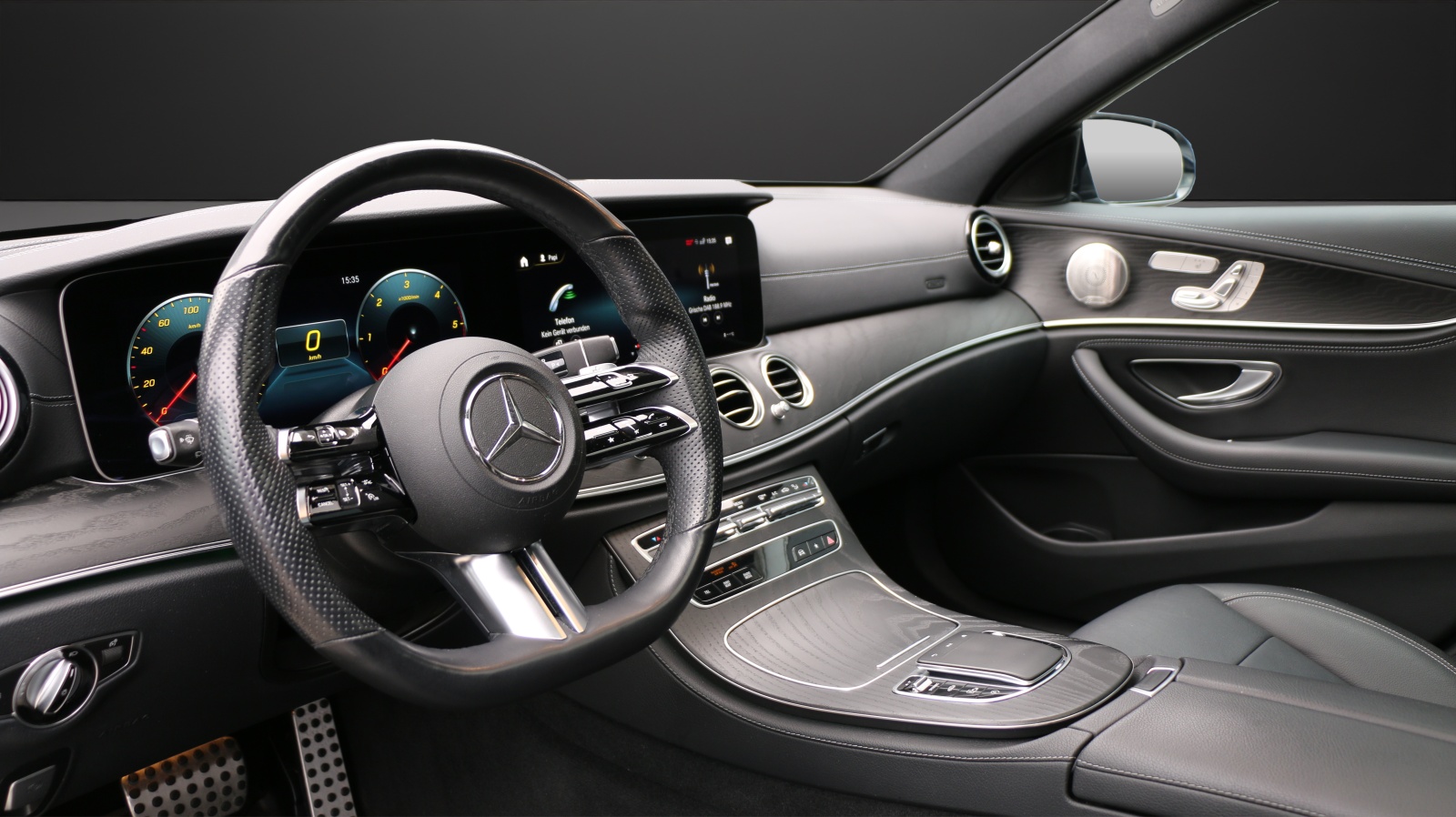 MERCEDES-BENZ E 220 d T 4Matic Swiss Star-image-4