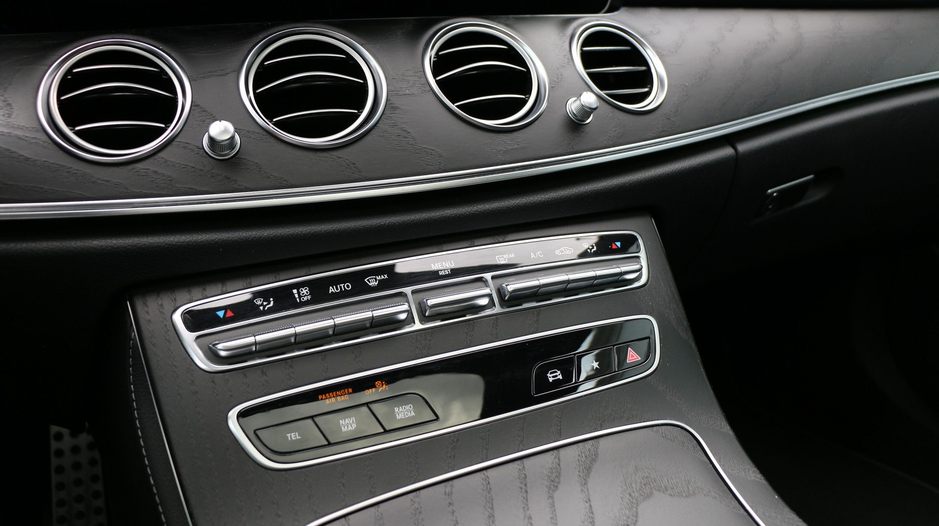 MERCEDES-BENZ E 220 d T 4Matic Swiss Star-image-17