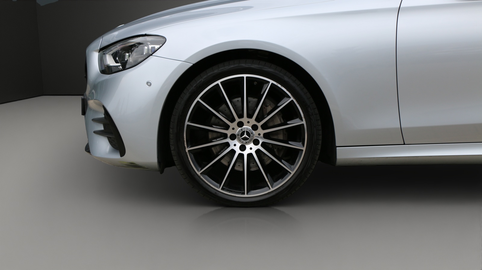 MERCEDES-BENZ E 220 d T 4Matic Swiss Star-image-23