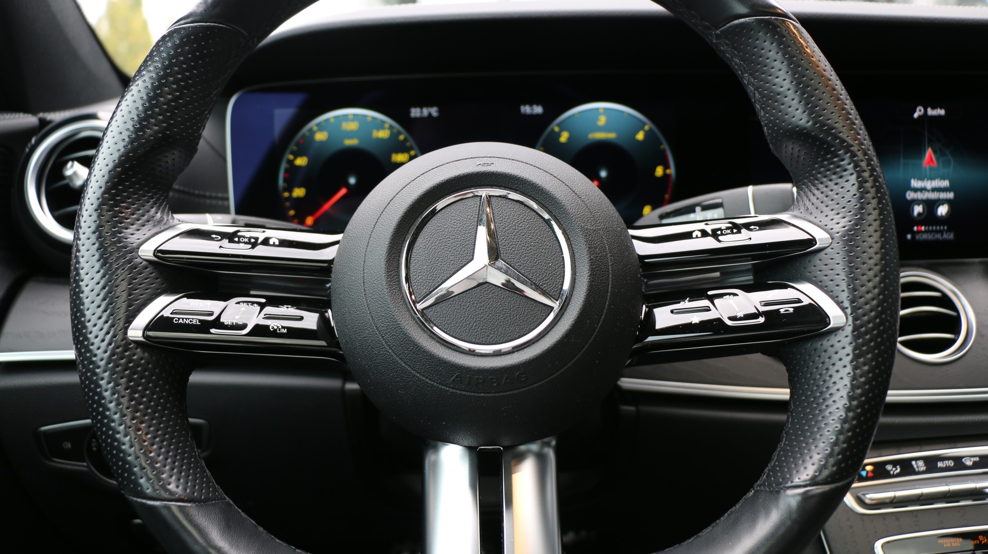 MERCEDES-BENZ E 220 d T 4Matic Swiss Star-image-15