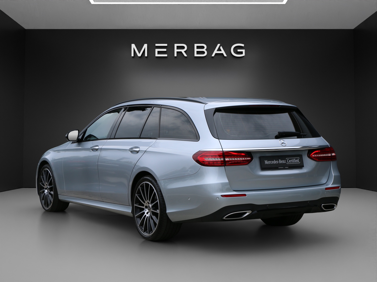 MERCEDES-BENZ E 220 d T 4Matic Swiss Star-image-2