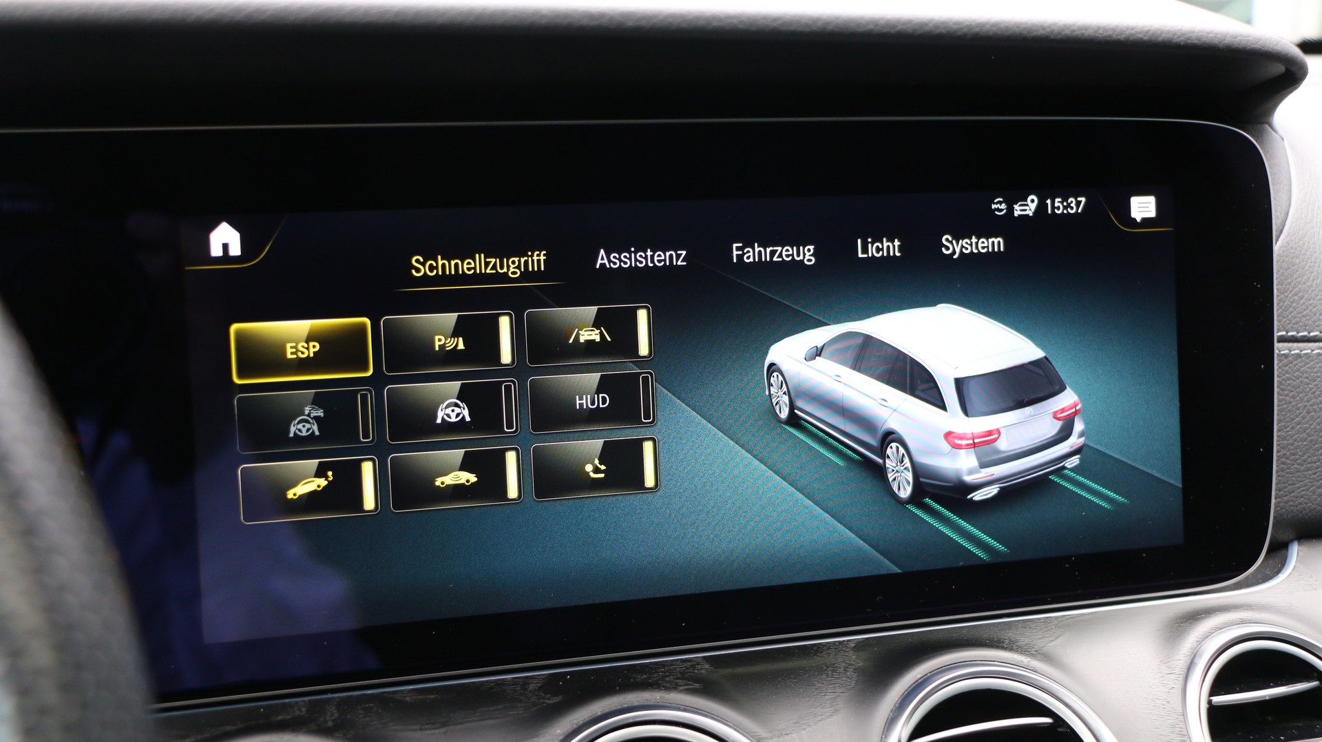 MERCEDES-BENZ E 220 d T 4Matic Swiss Star-image-19