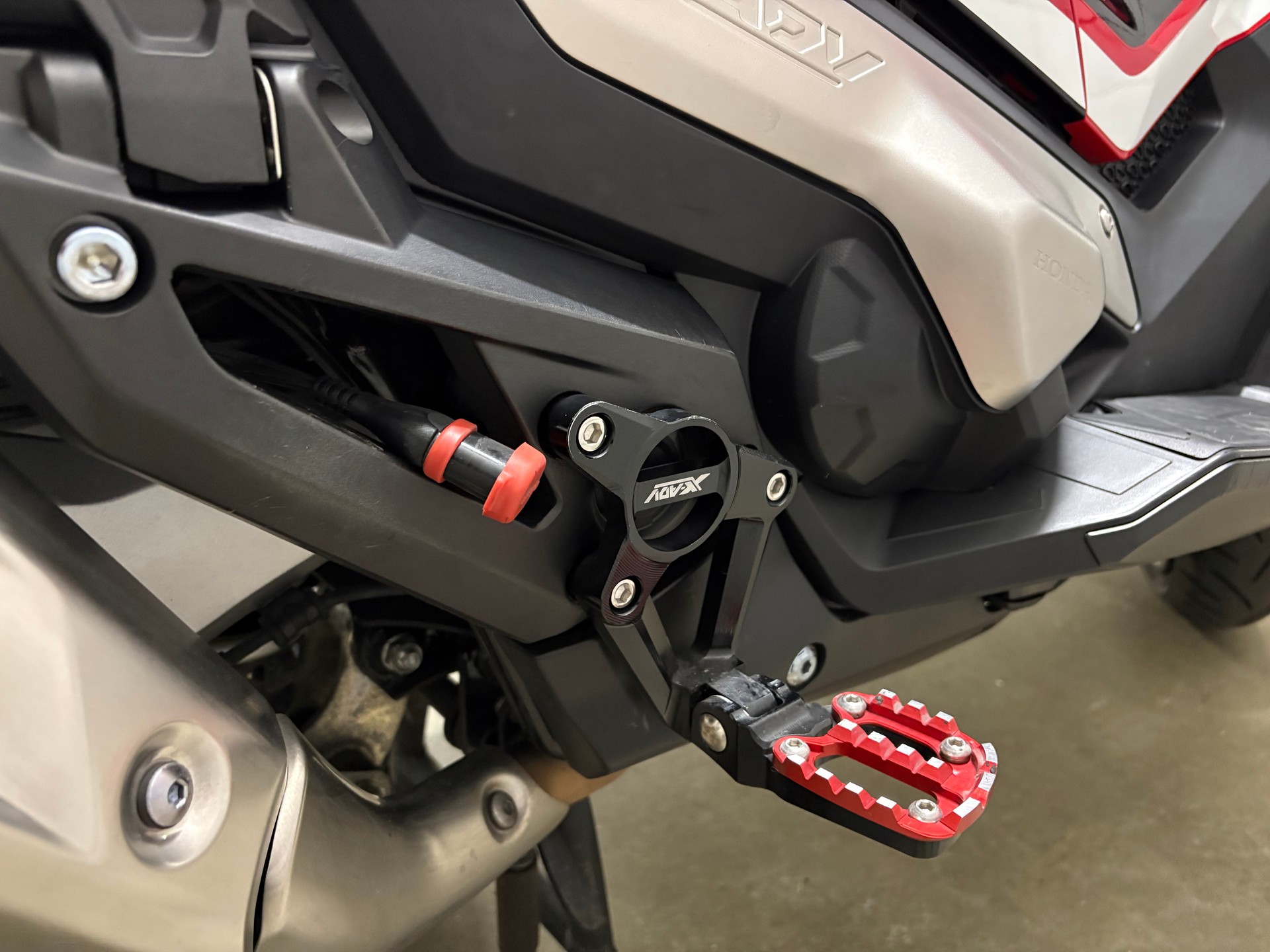 HONDA X-ADV 750 ABS-image-6