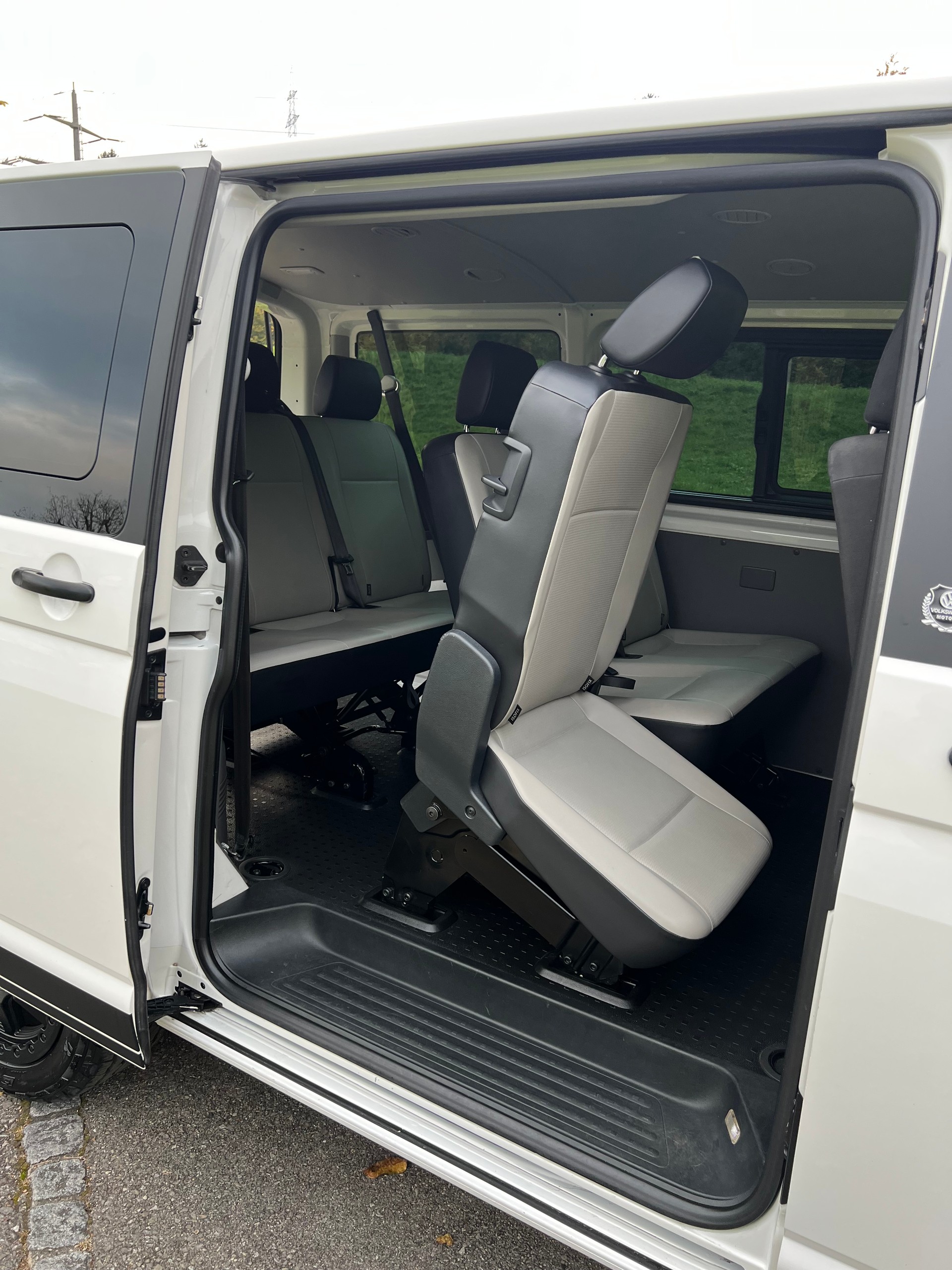 VW VW T6.1 BUS AUTOMAT MIT 9 SITZE. CH WAGEN. VIEL ZUBEHÖR. LEASING 450.--image-23