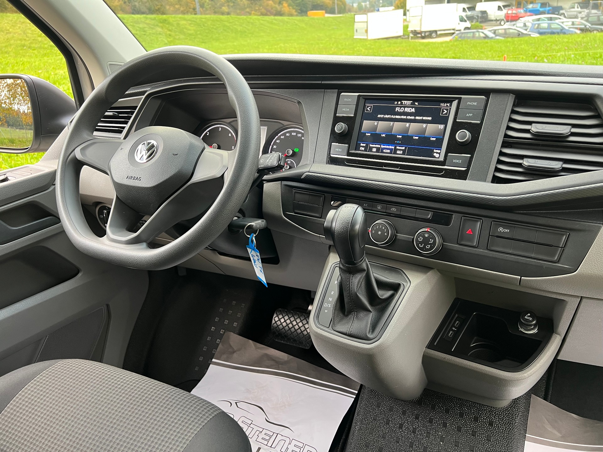 VW VW T6.1 BUS AUTOMAT MIT 9 SITZE. CH WAGEN. VIEL ZUBEHÖR. LEASING 450.--image-20