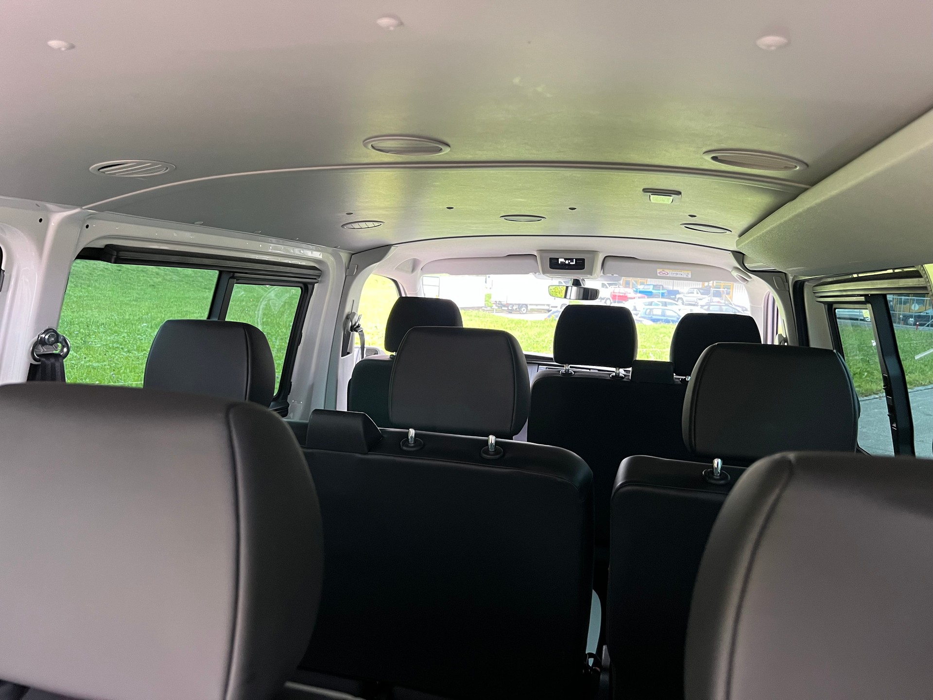 VW VW T6.1 BUS AUTOMAT MIT 9 SITZE. CH WAGEN. VIEL ZUBEHÖR. LEASING 450.--image-12